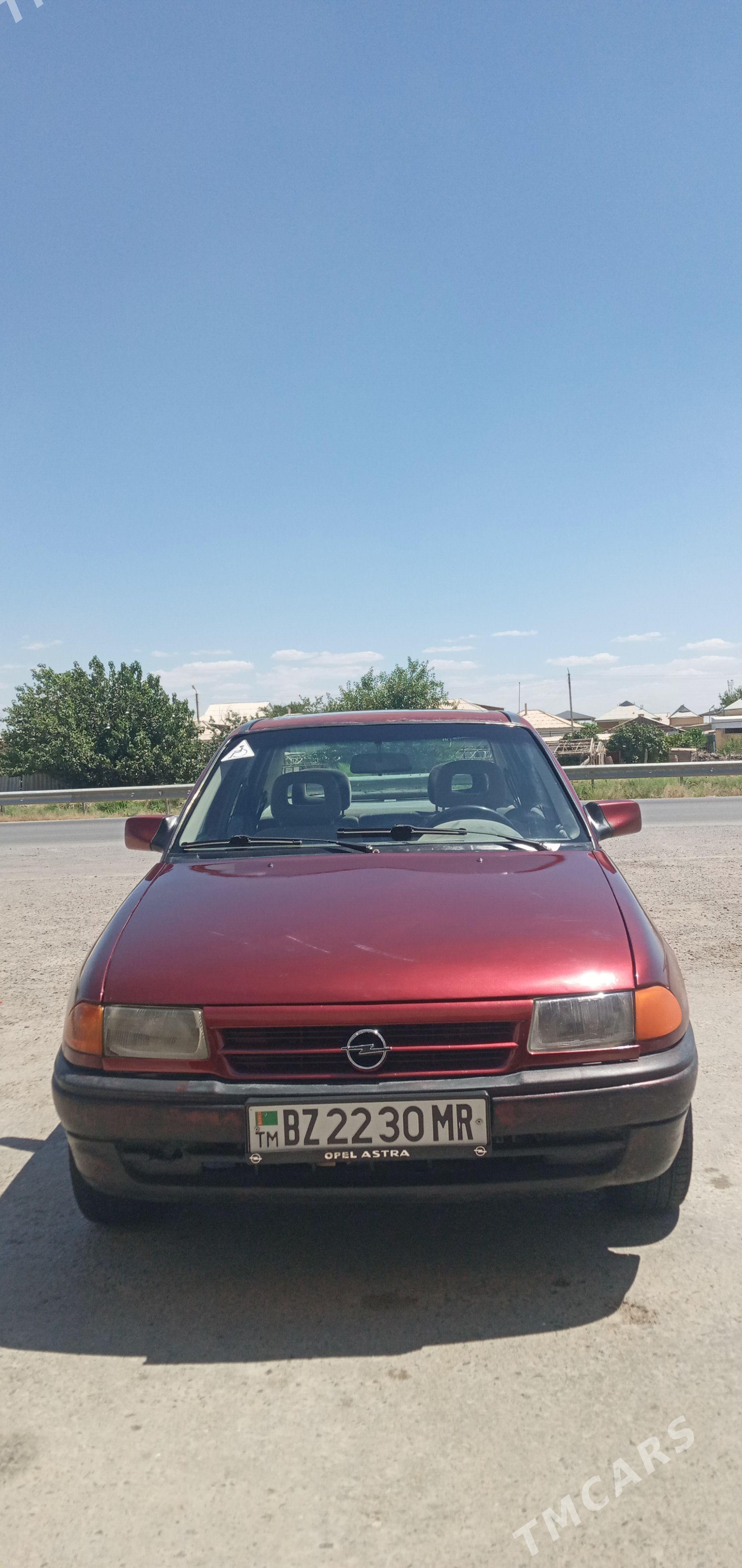 Opel Astra 1993 - 33 000 TMT - Мары - img 1