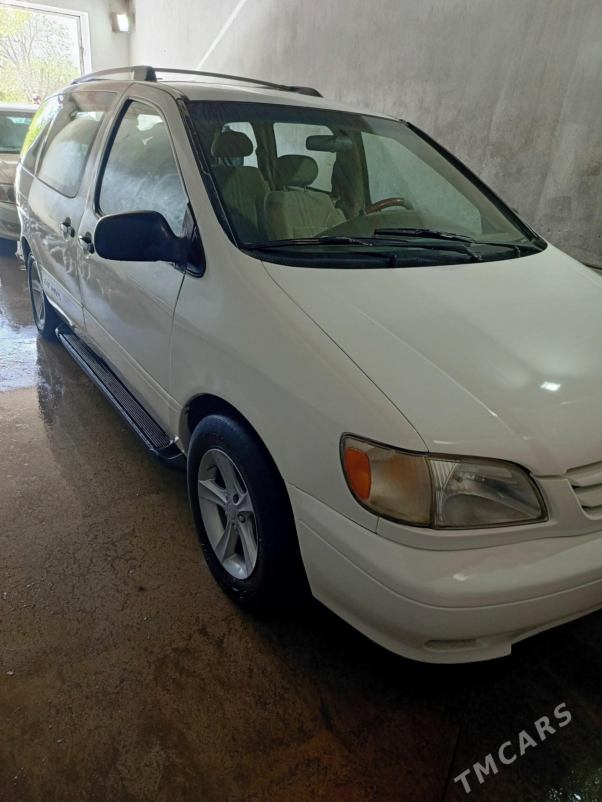 Toyota Sienna 2002 - 170 000 TMT - Губадаг - img 1