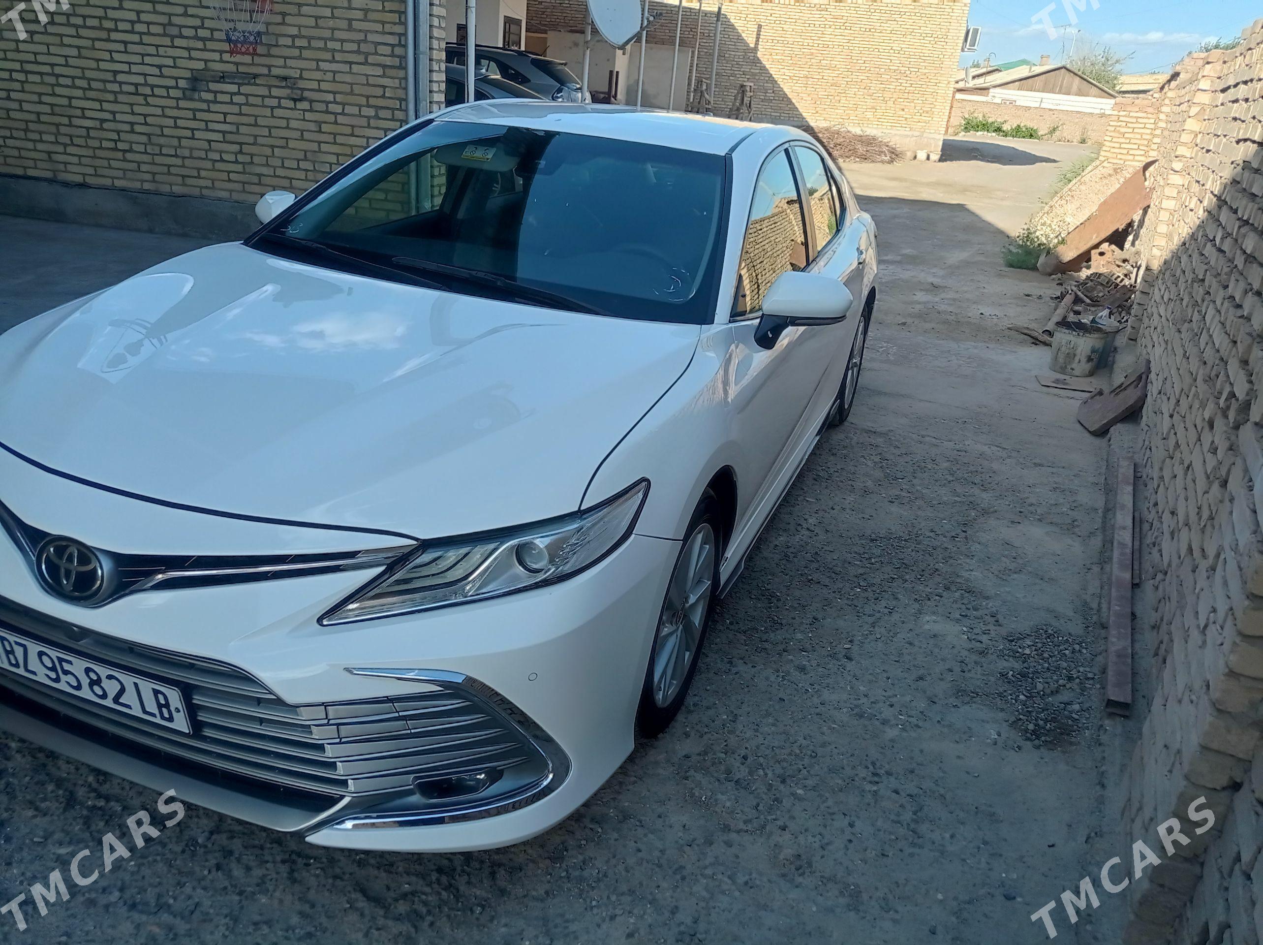 Toyota Camry 2022 - 380 000 TMT - Дянев - img 1