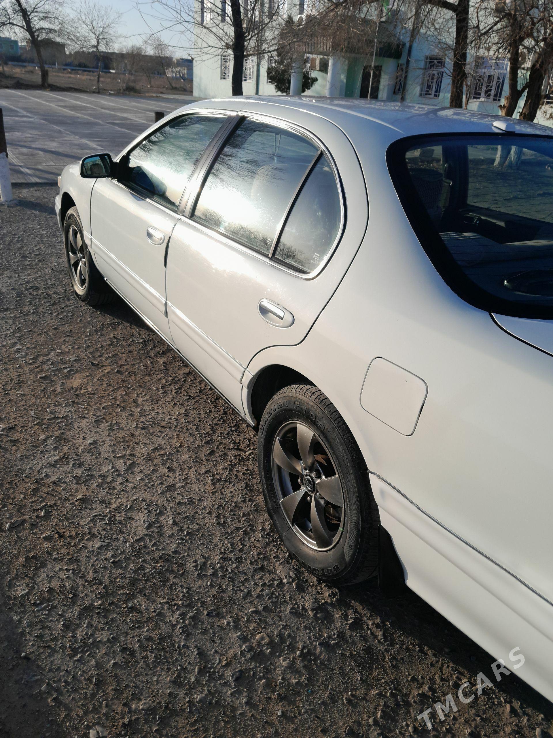 Nissan Maxima 1995 - 60 000 TMT - Dänew - img 1