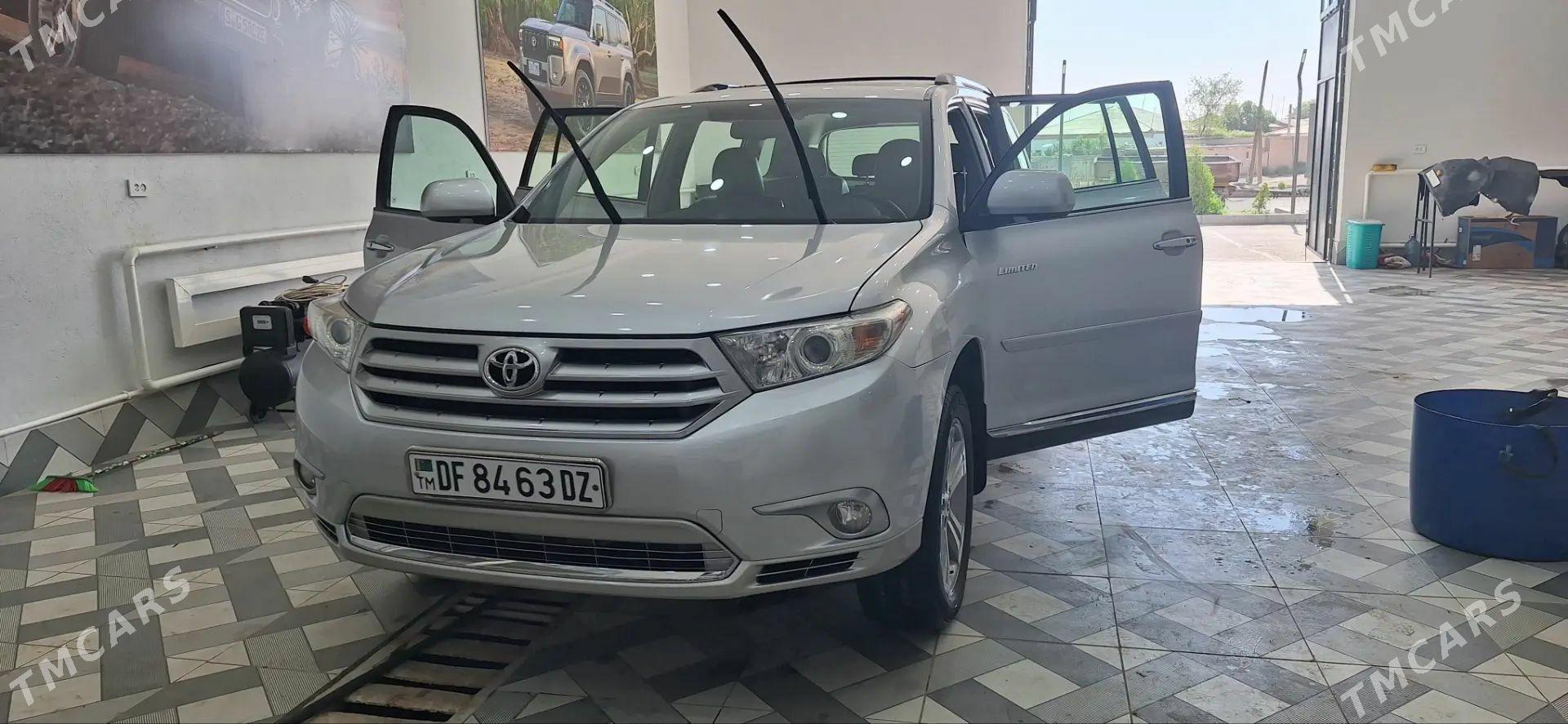 Toyota Highlander 2011 - 485 000 TMT - Дашогуз - img 1