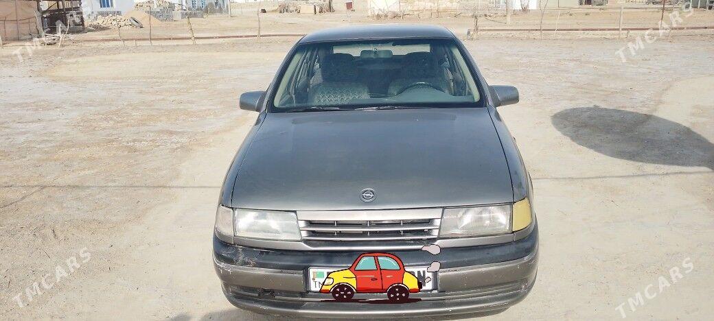Opel Vectra 1990 - 25 000 TMT - Etrek - img 1