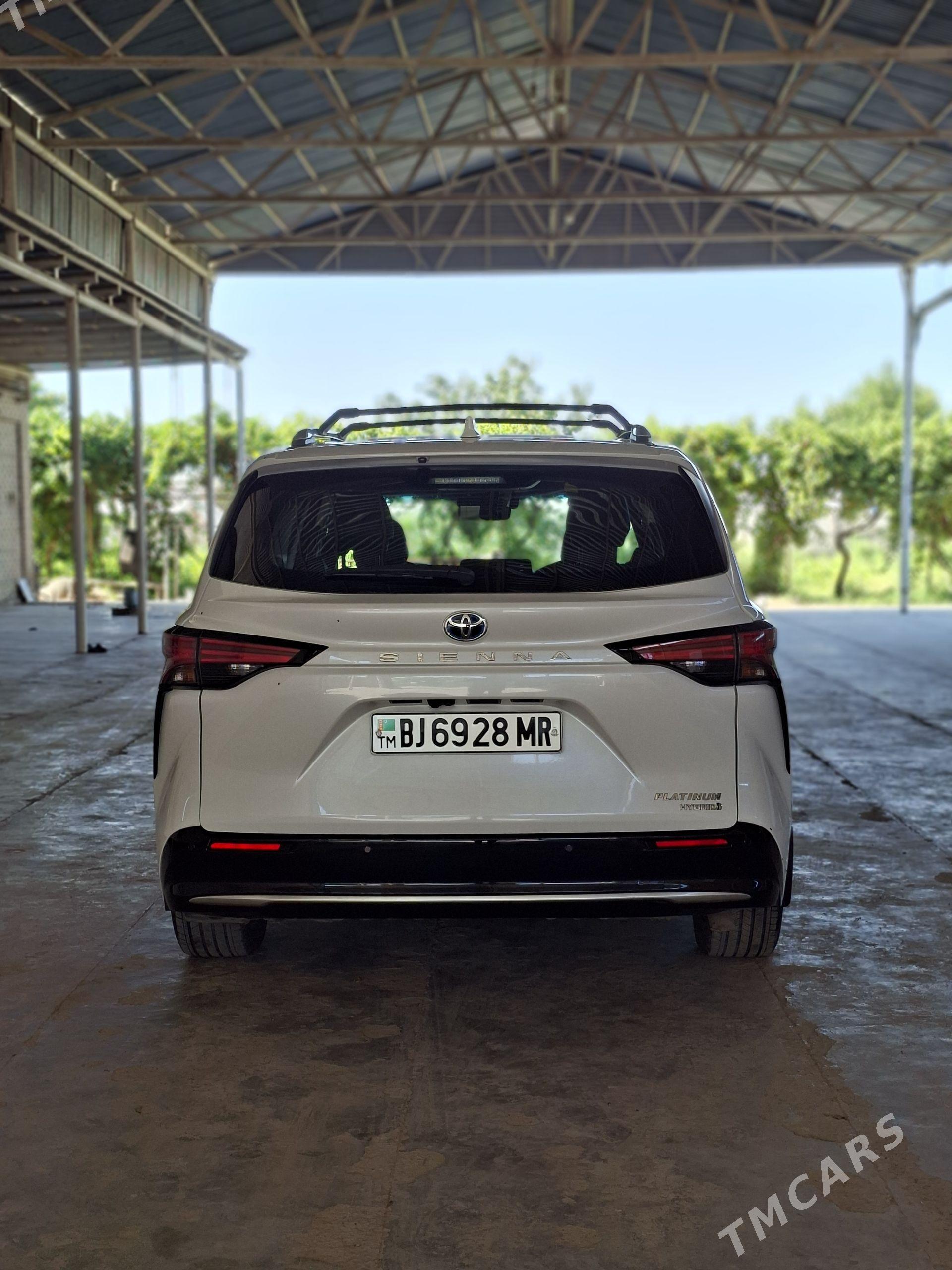 Toyota Sienna 2024 - 590 000 TMT - Мары - img 1