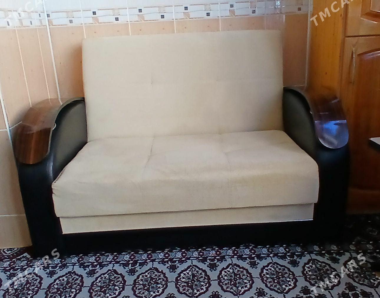 diwan 2 adamlyk - Aşgabat - img 1