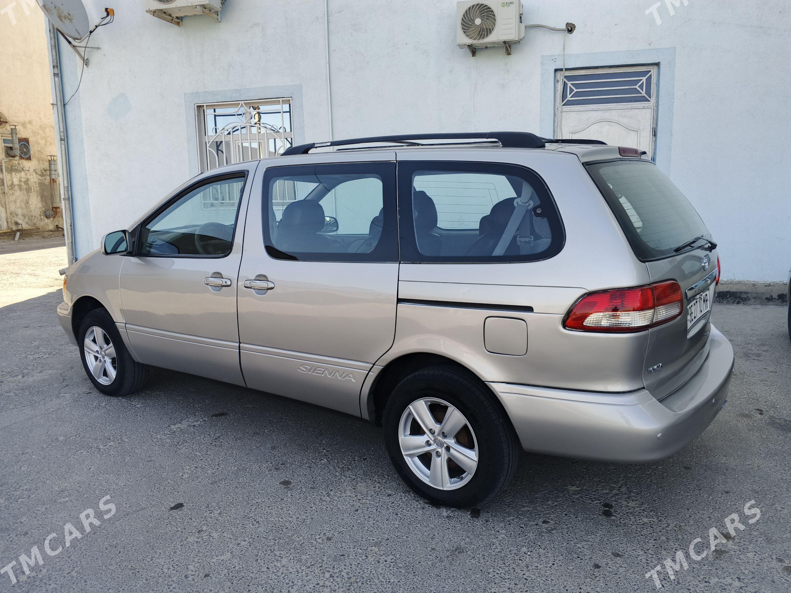 Toyota Sienna 2003 - 185 000 TMT - Мургап - img 1