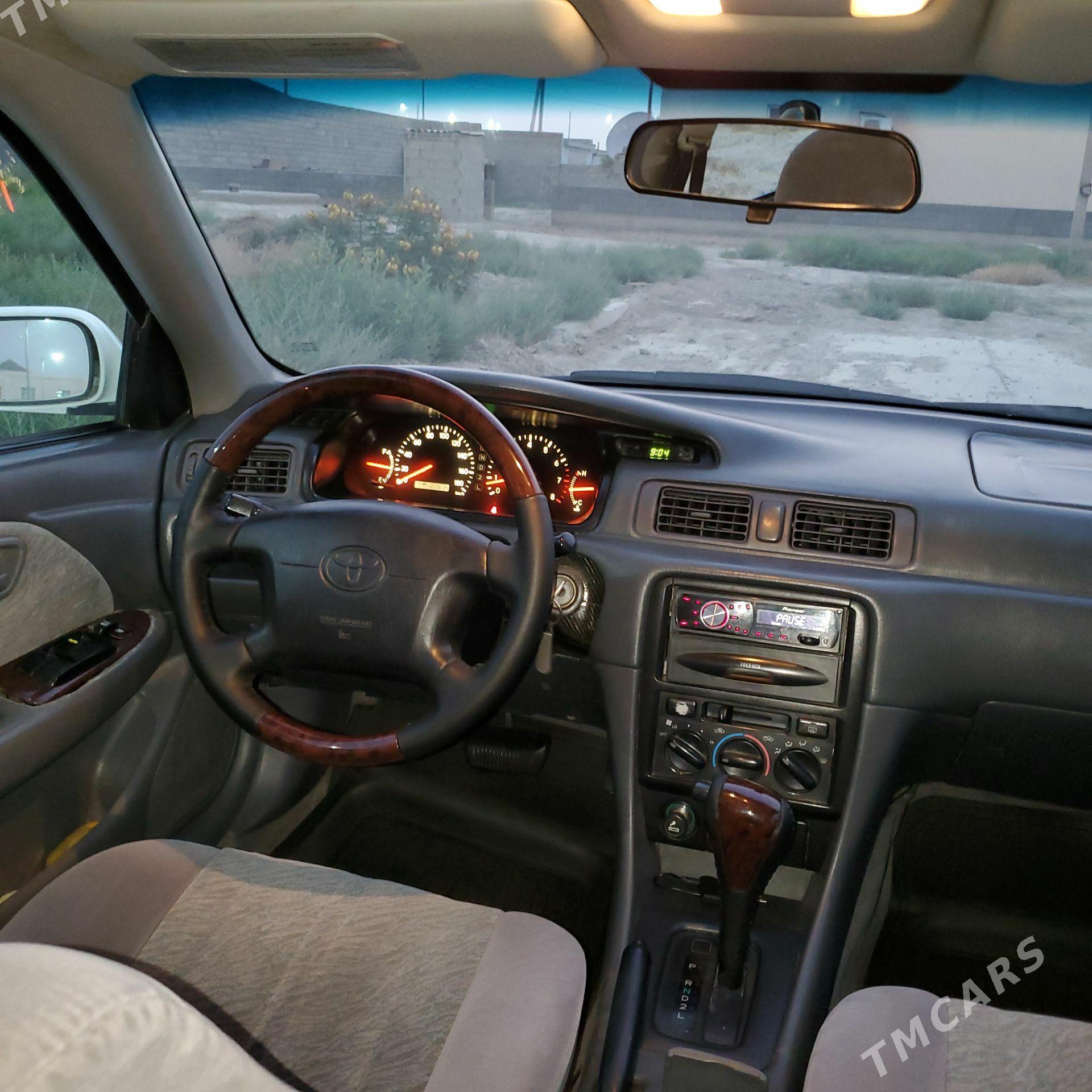 Toyota Camry 1999 - 150 000 TMT - Гызыларбат - img 1