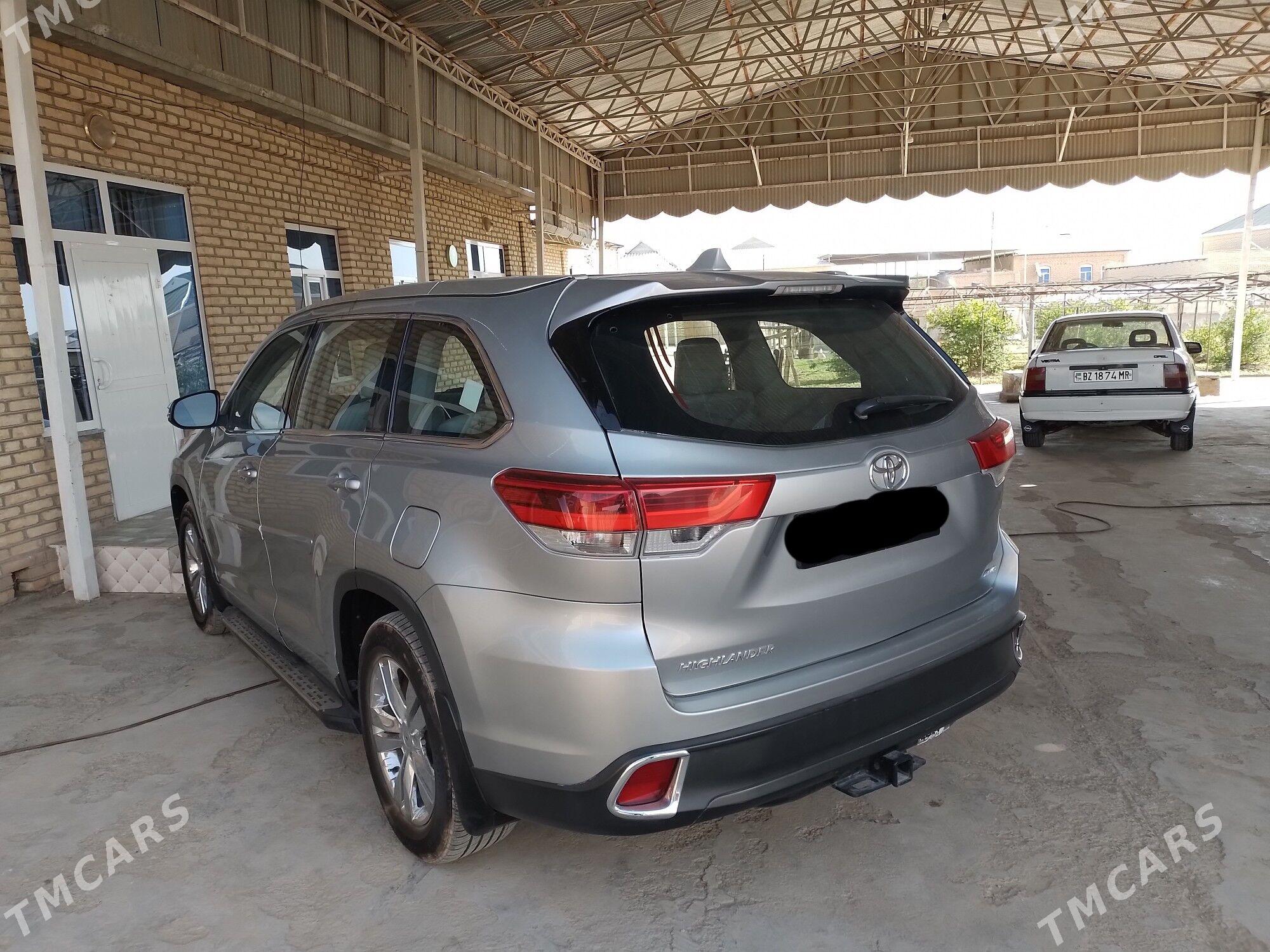 Toyota Highlander 2019 - 400 000 TMT - Мары - img 1