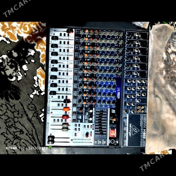 BEHRINGER 1832 pult toy aparat - Болдумсаз - img 1