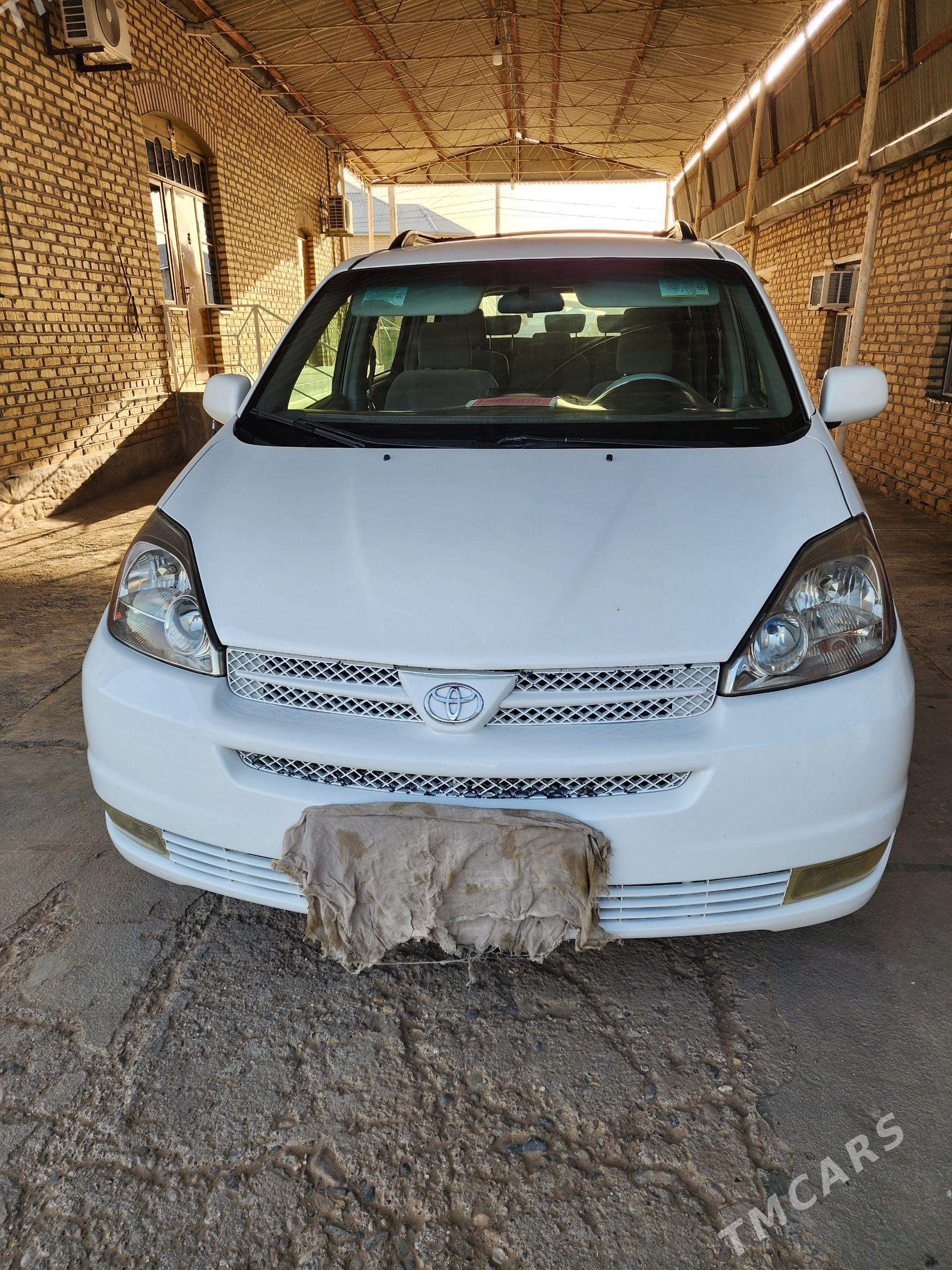 Toyota Sienna 2003 - 240 000 TMT - Мары - img 1