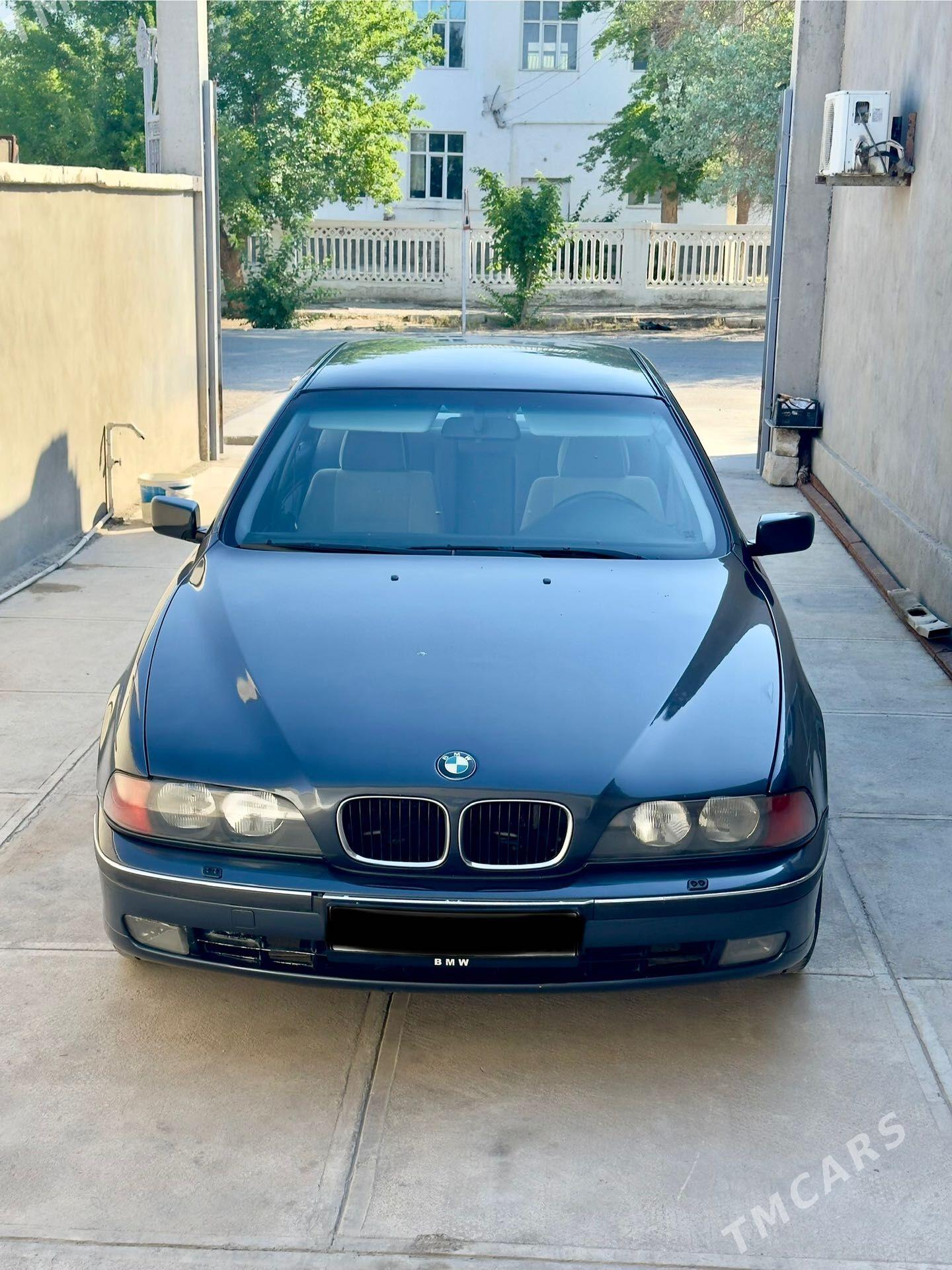 BMW E39 1998 - 106 000 TMT - Балканабат - img 1