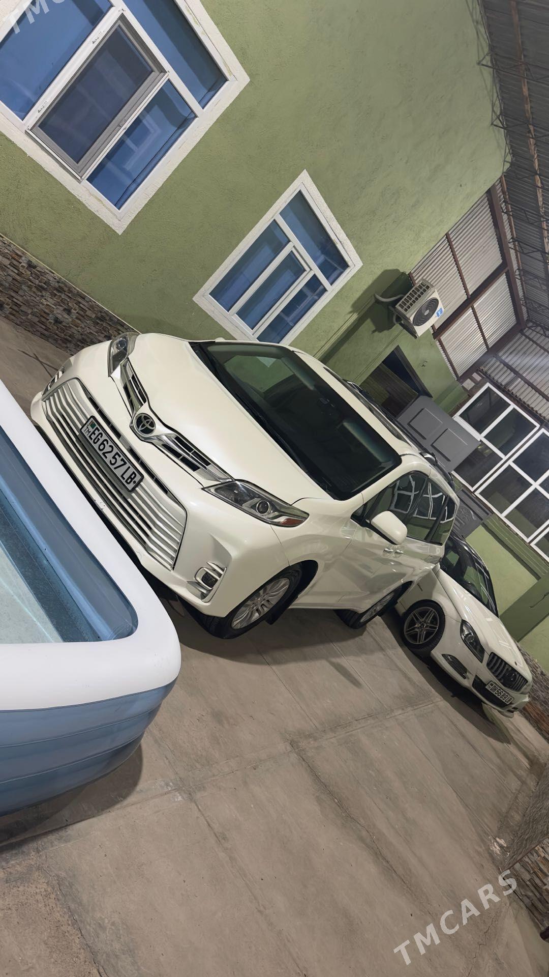 Toyota Sienna 2015 - 359 000 TMT - Туркменабат - img 1