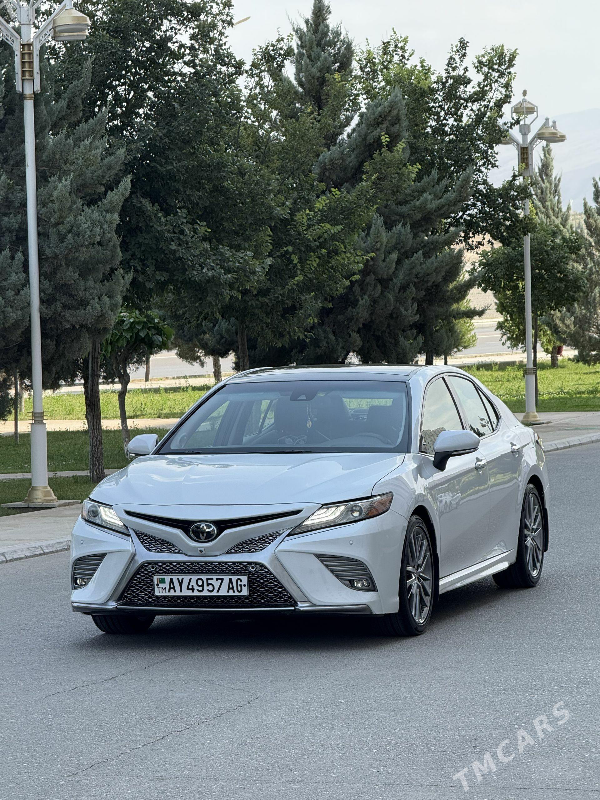 Toyota Camry 2018 - 390 000 TMT - Podwoýski köç. (Bitarap Türkmenistan şaýoly) - img 1