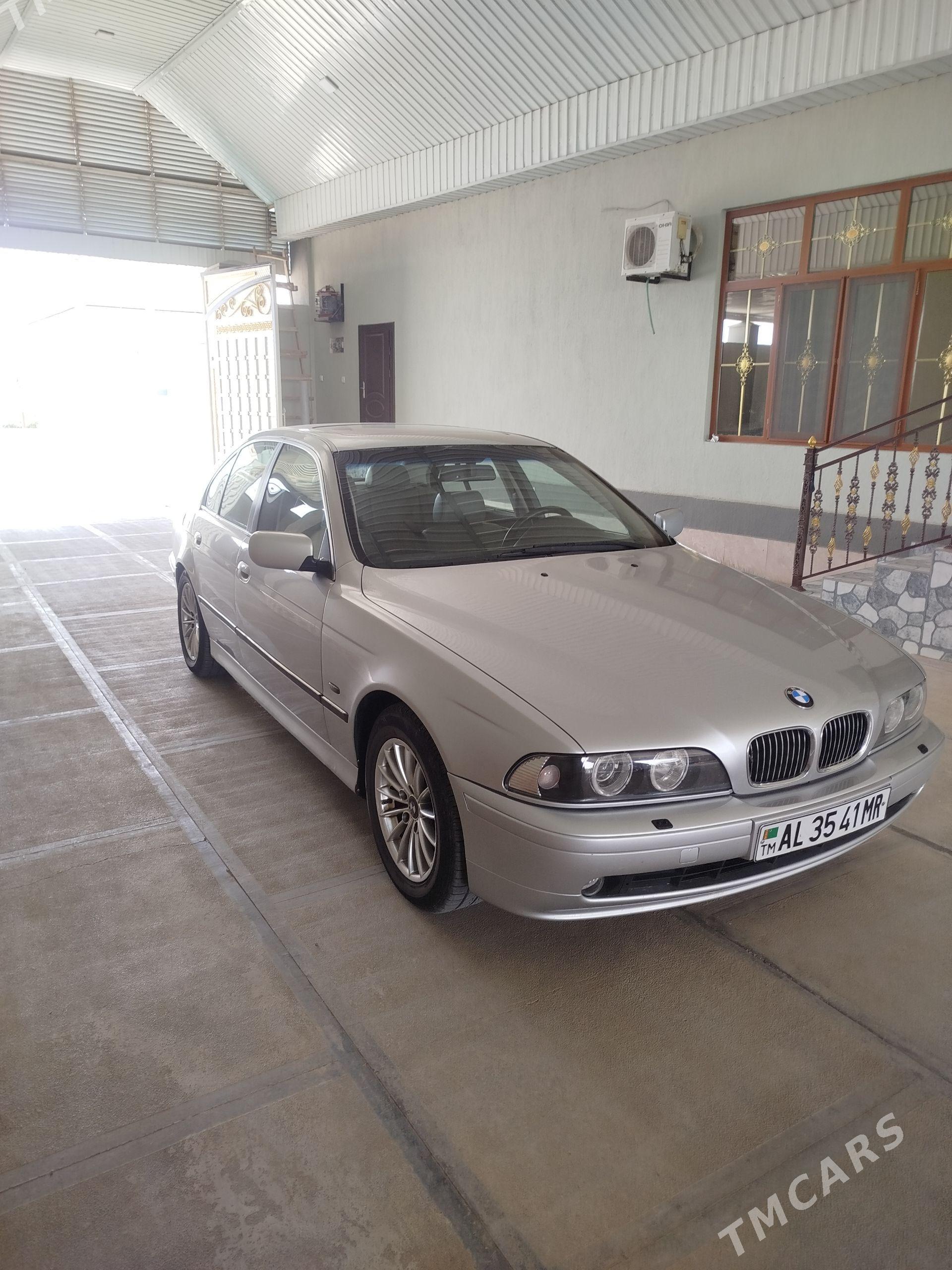 BMW 528 1999 - 121 000 TMT - Mary - img 1