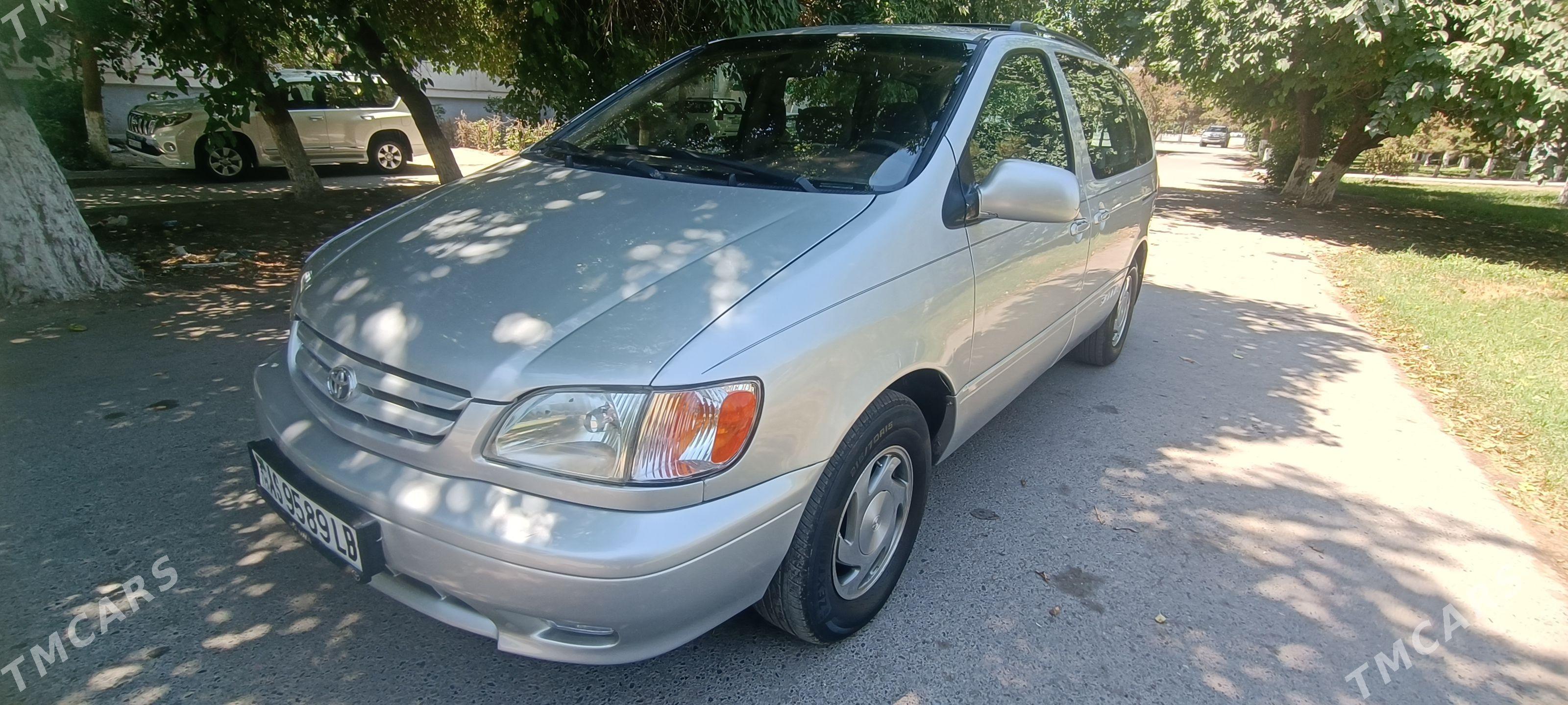 Toyota Sienna 2001 - 190 000 TMT - Туркменабат - img 1