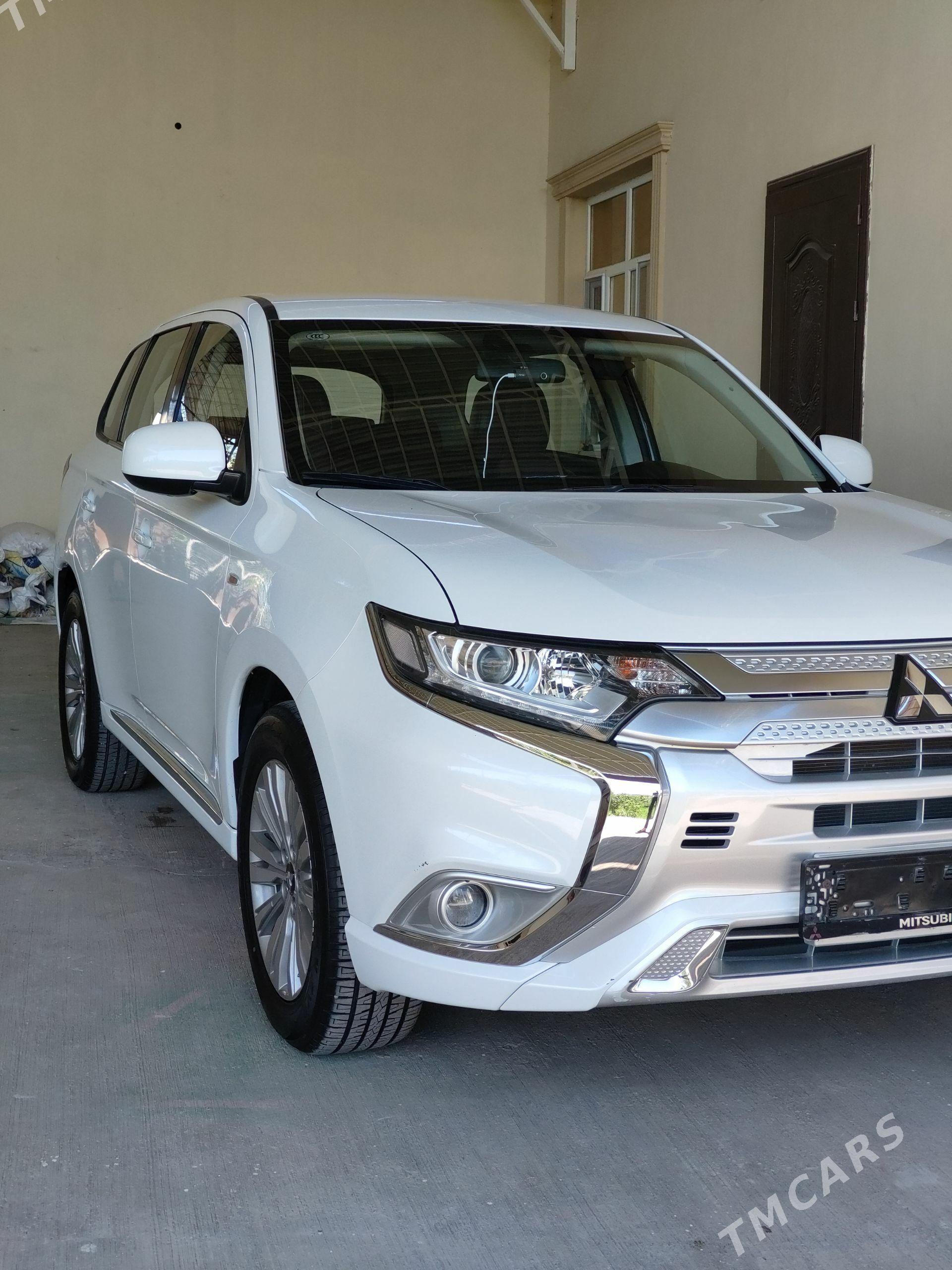 Mitsubishi Outlander 2022 - 320 000 TMT - Дашогуз - img 1