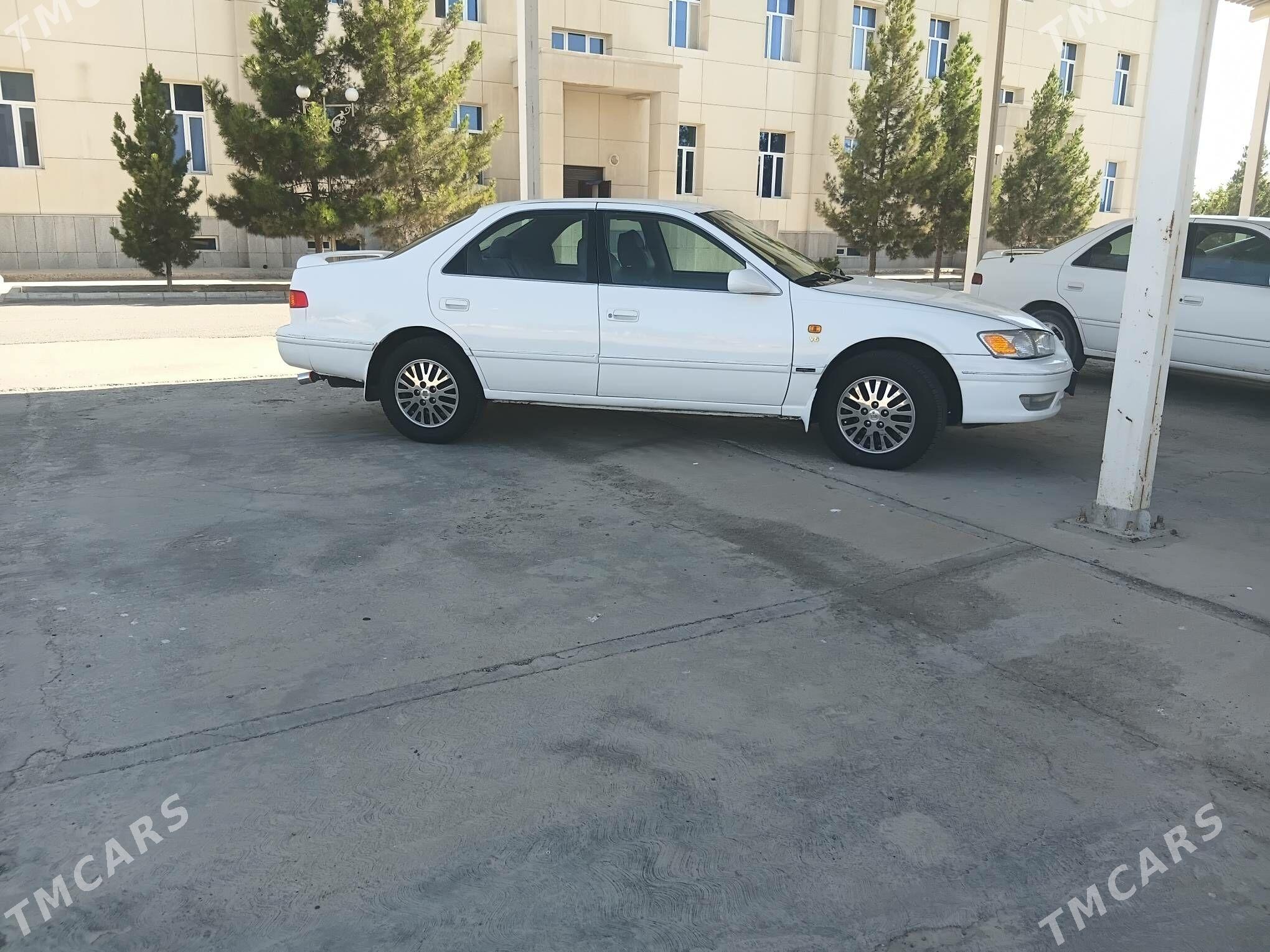 Toyota Camry 2000 - 150 000 TMT - Мары - img 1