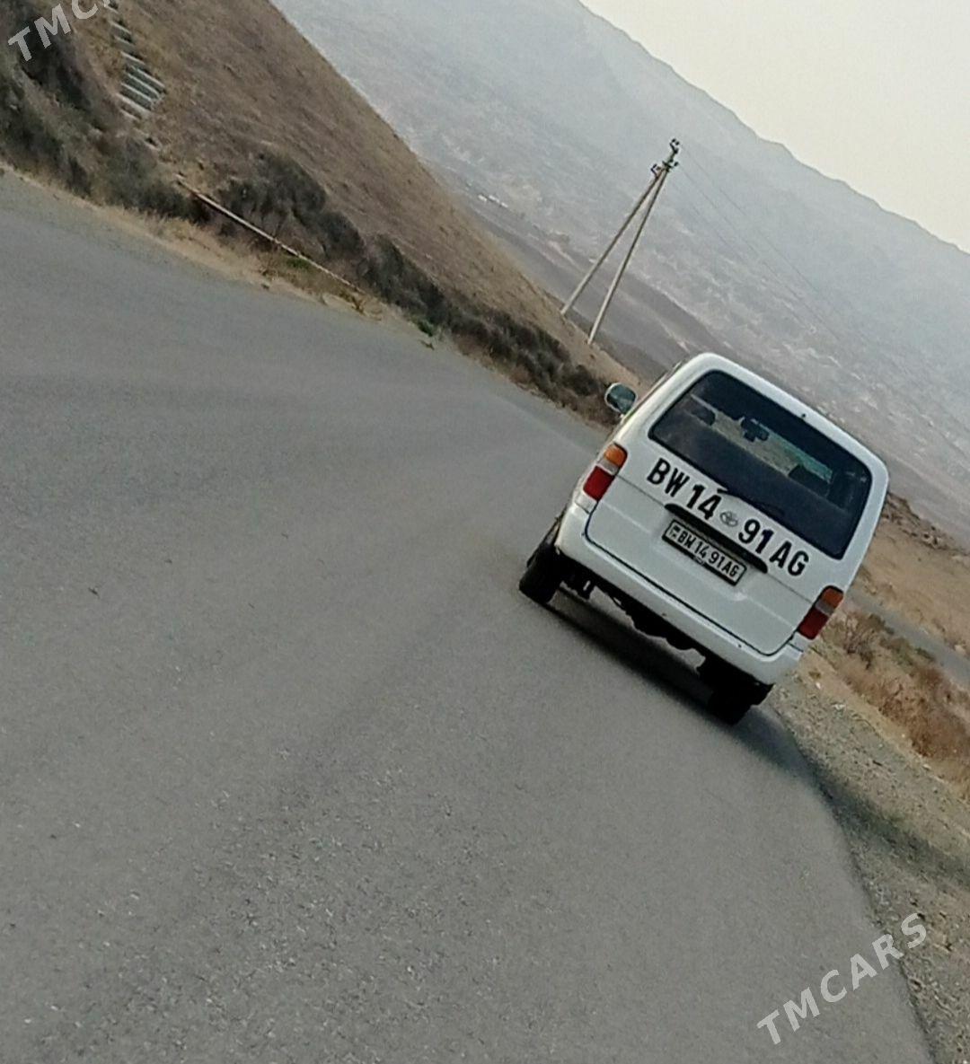 Toyota Hiace 2003 - 130 000 TMT - Бузмеин - img 1