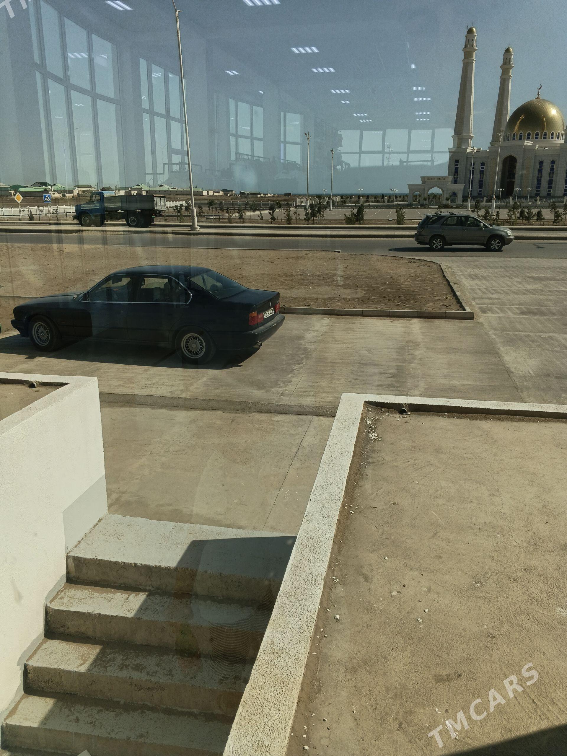 BMW 525 1992 - 50 000 TMT - Hazar - img 1
