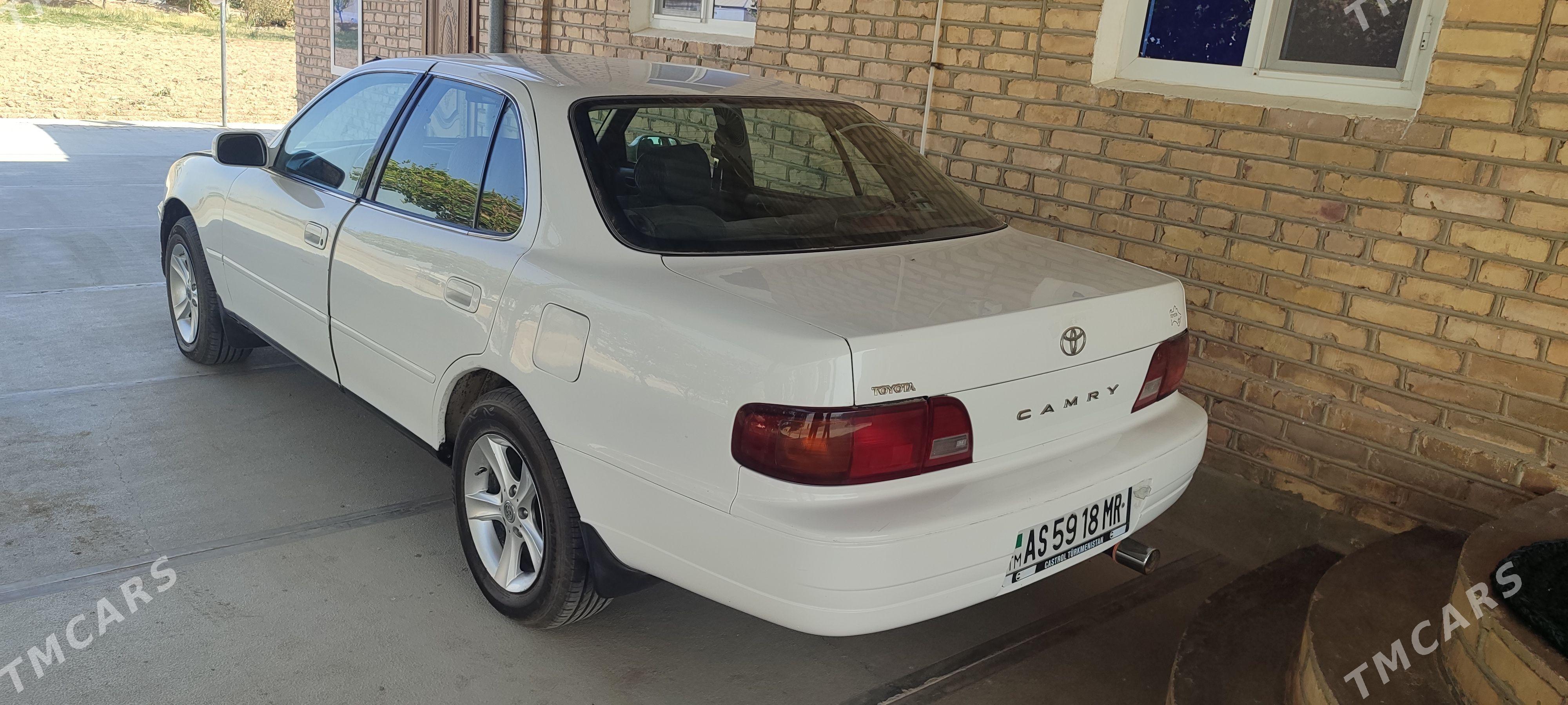 Toyota Camry 1995 - 115 000 TMT - Baýramaly - img 1