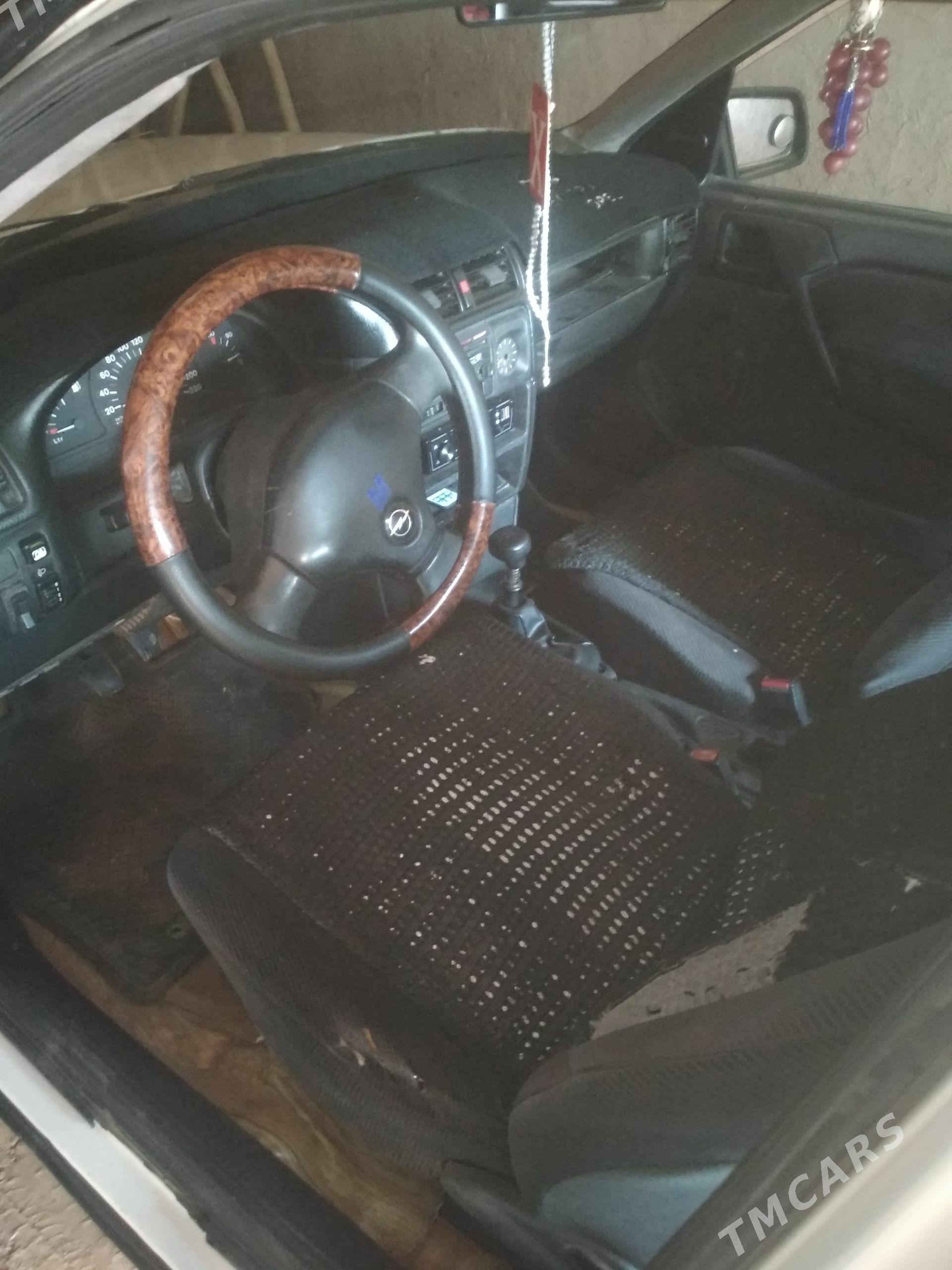 Opel Vectra 1991 - 34 000 TMT - Gubadag - img 1