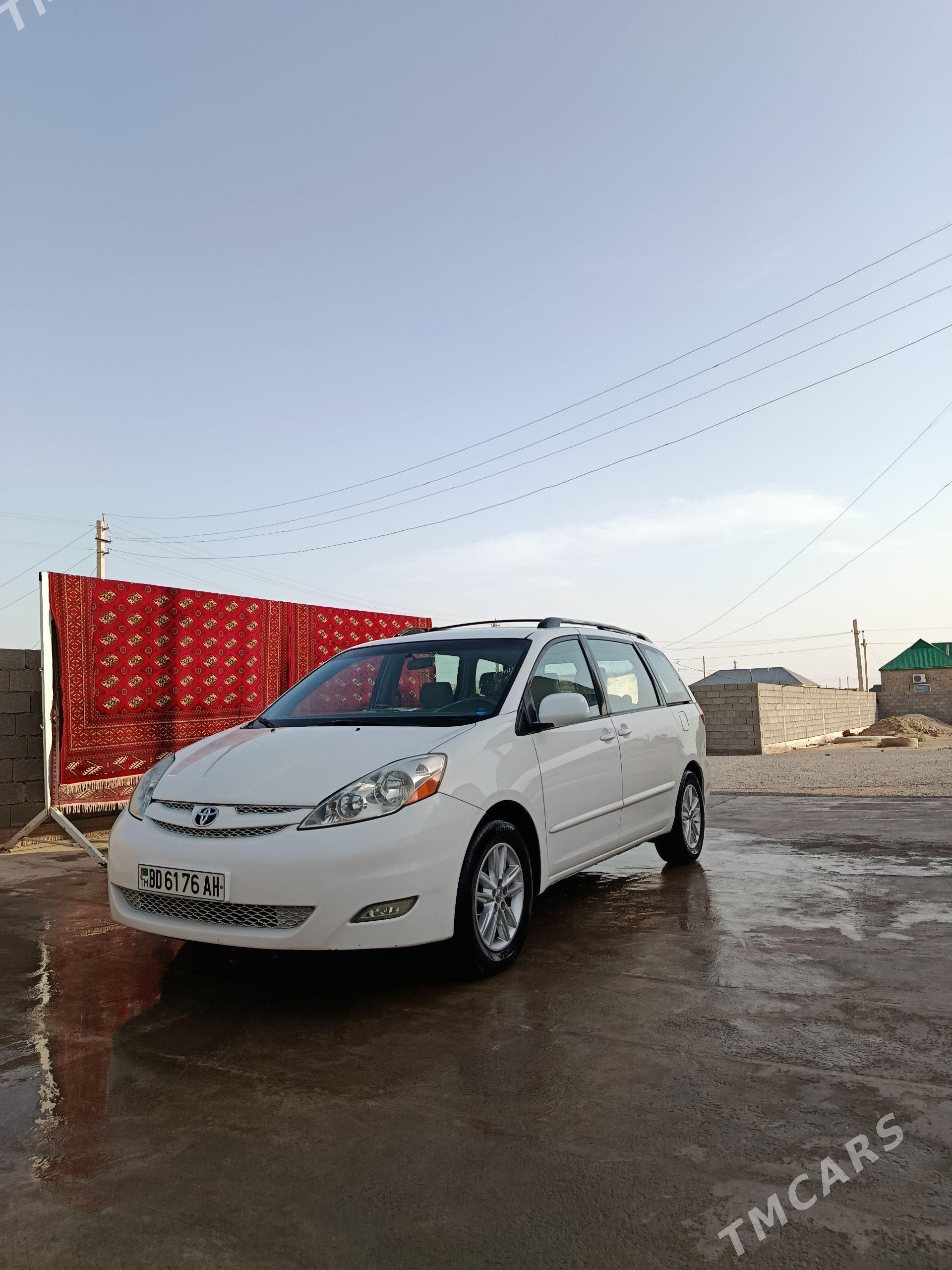 Toyota Sienna 2008 - 300 000 TMT - Ak bugdaý etraby - img 1