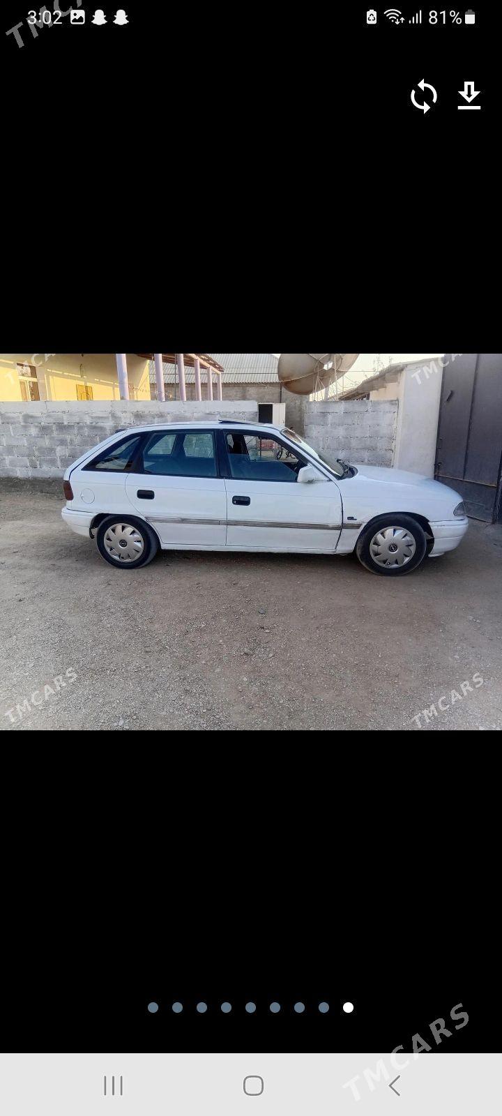 Opel Astra 1993 - 28 000 TMT - Гумдаг - img 1