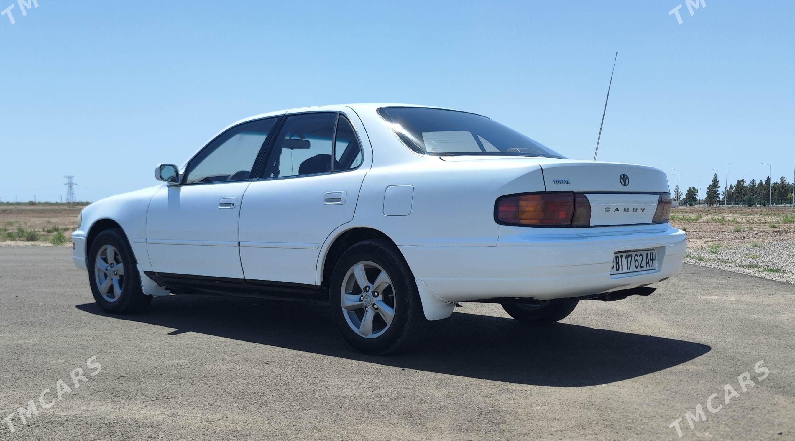 Toyota Camry 1994 - 98 000 TMT - Теджен - img 1
