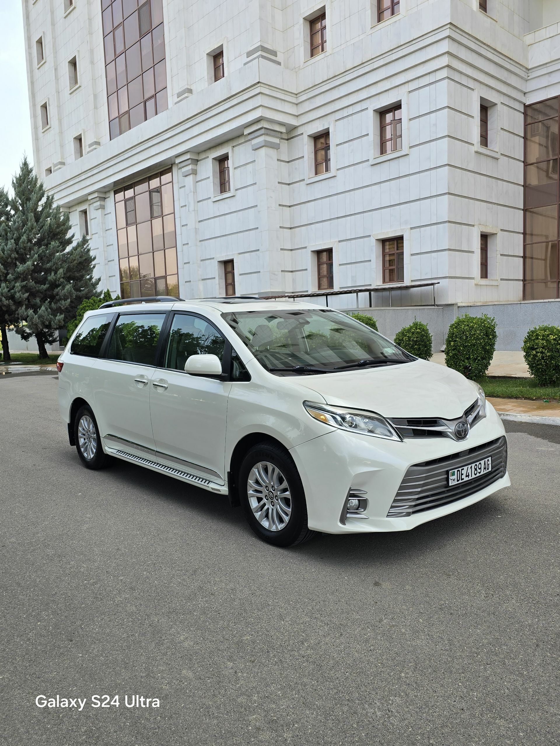 Toyota Sienna 2019 - 465 000 TMT - Нефтегаз (ул. Андалиб-Юбилейная) - img 1