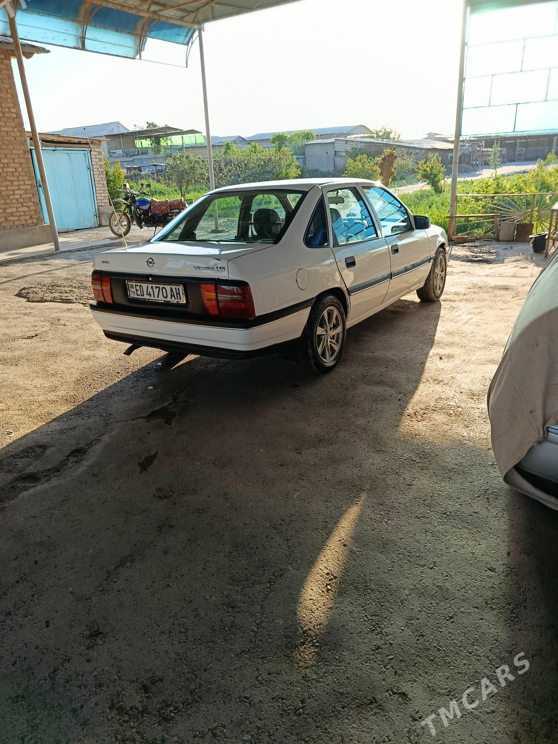 Opel Vectra 1992 - 75 000 TMT - Bedew - img 1