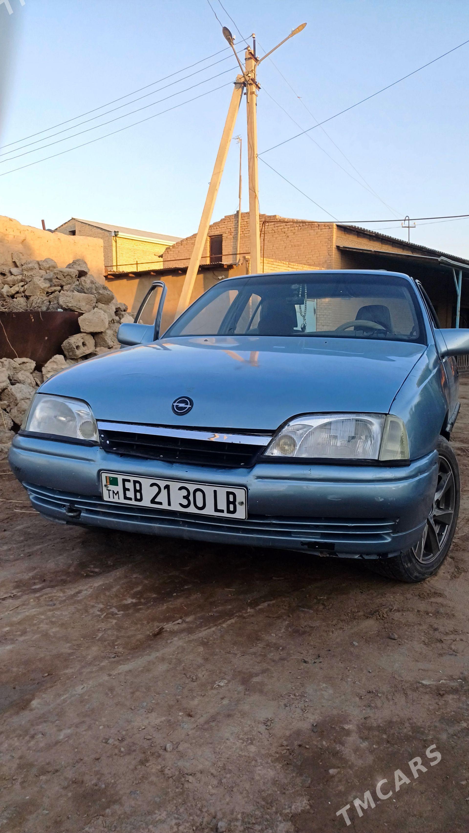 Opel Omega 1991 - 35 000 TMT - Фарап - img 1