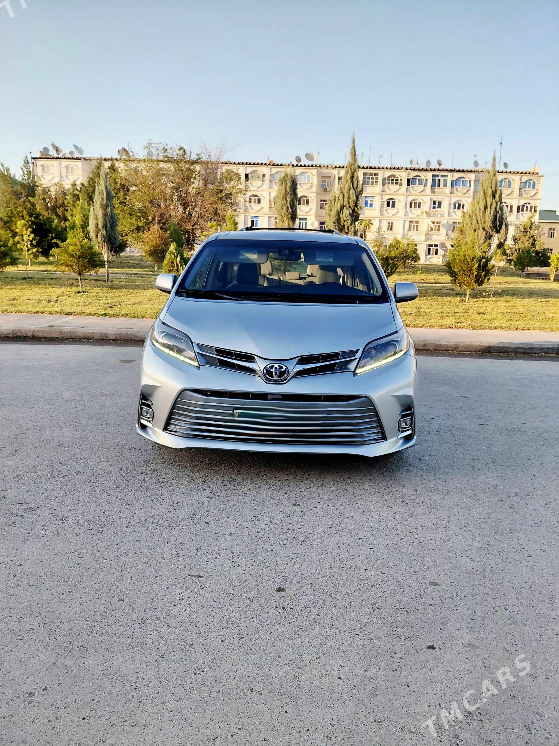 Toyota Sienna 2021 - 500 000 TMT - Kerki - img 1