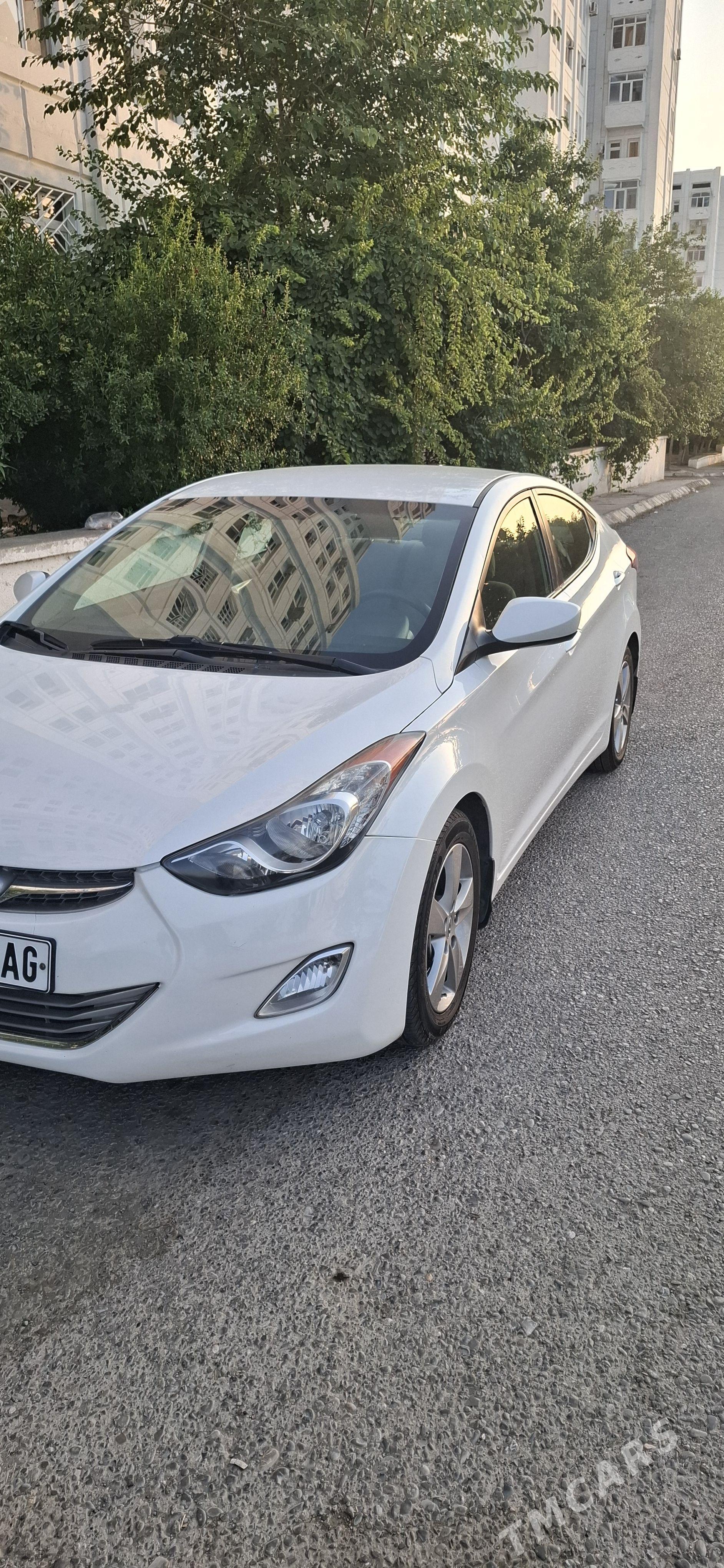 Hyundai Elantra 2012 - 169 000 TMT - Parahat 1 - img 1