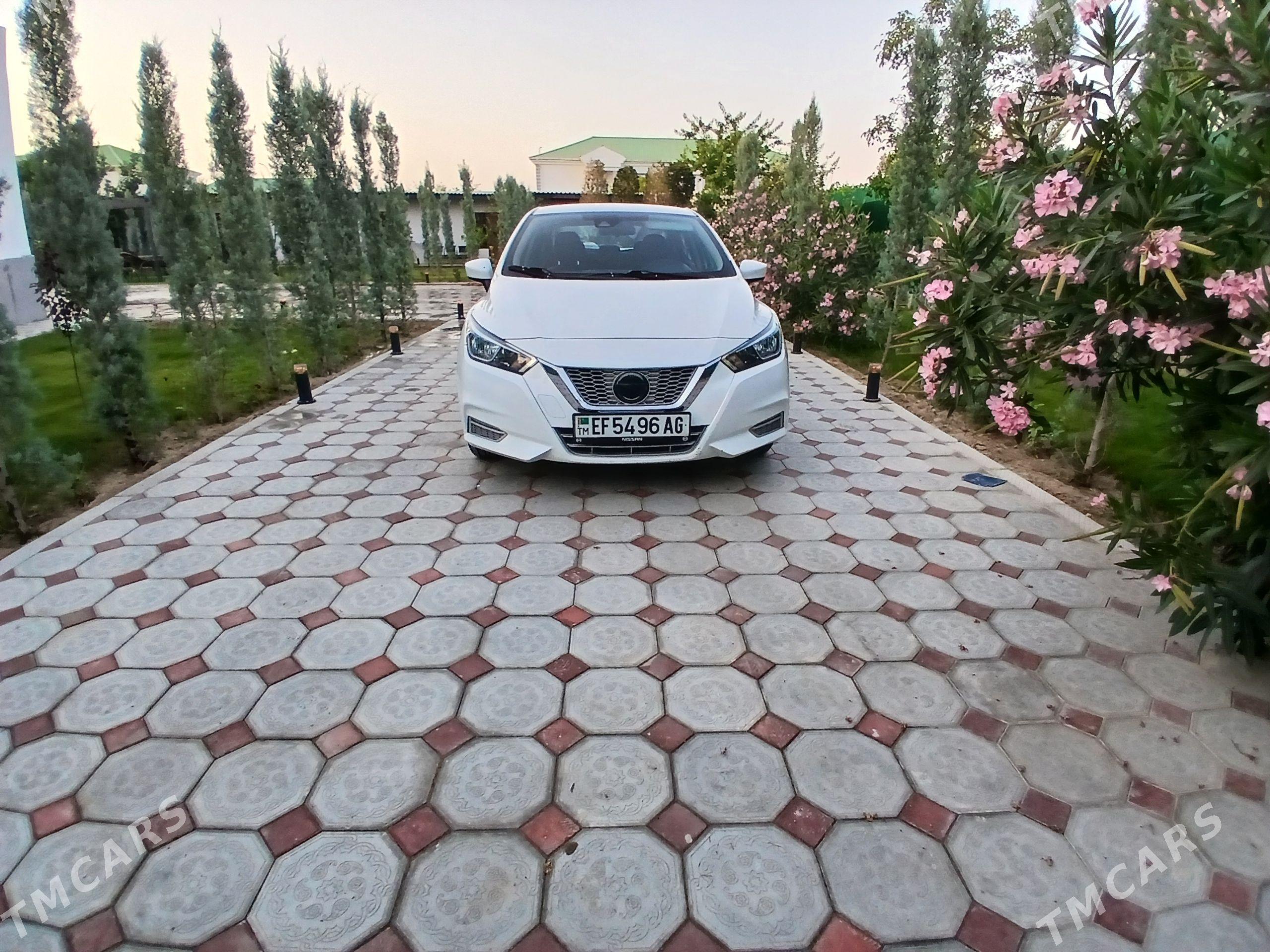 Nissan Versa 2021 - 200 000 TMT - Täze zaman - img 1