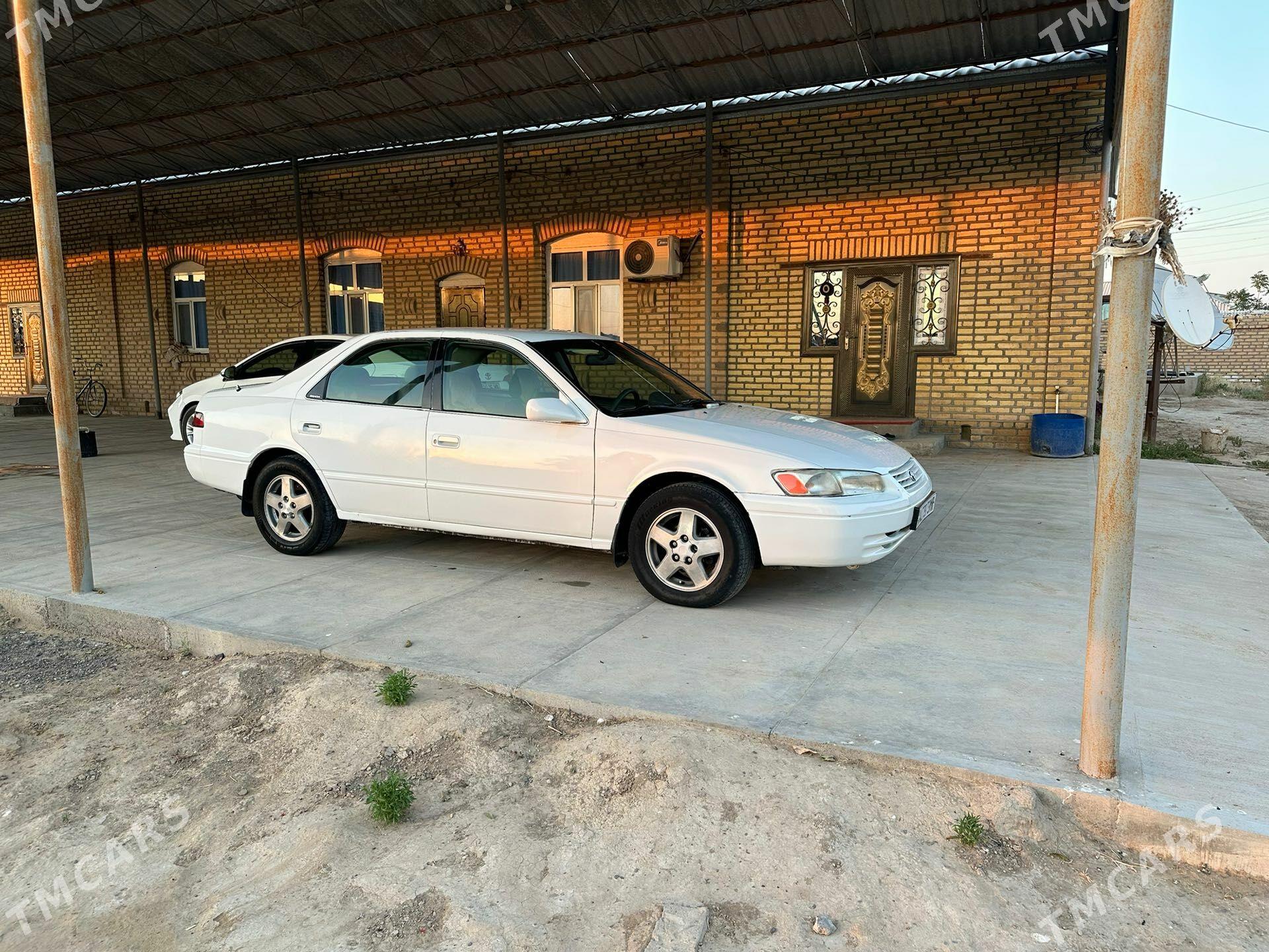 Toyota Camry 1999 - 150 000 TMT - Ýolöten - img 1