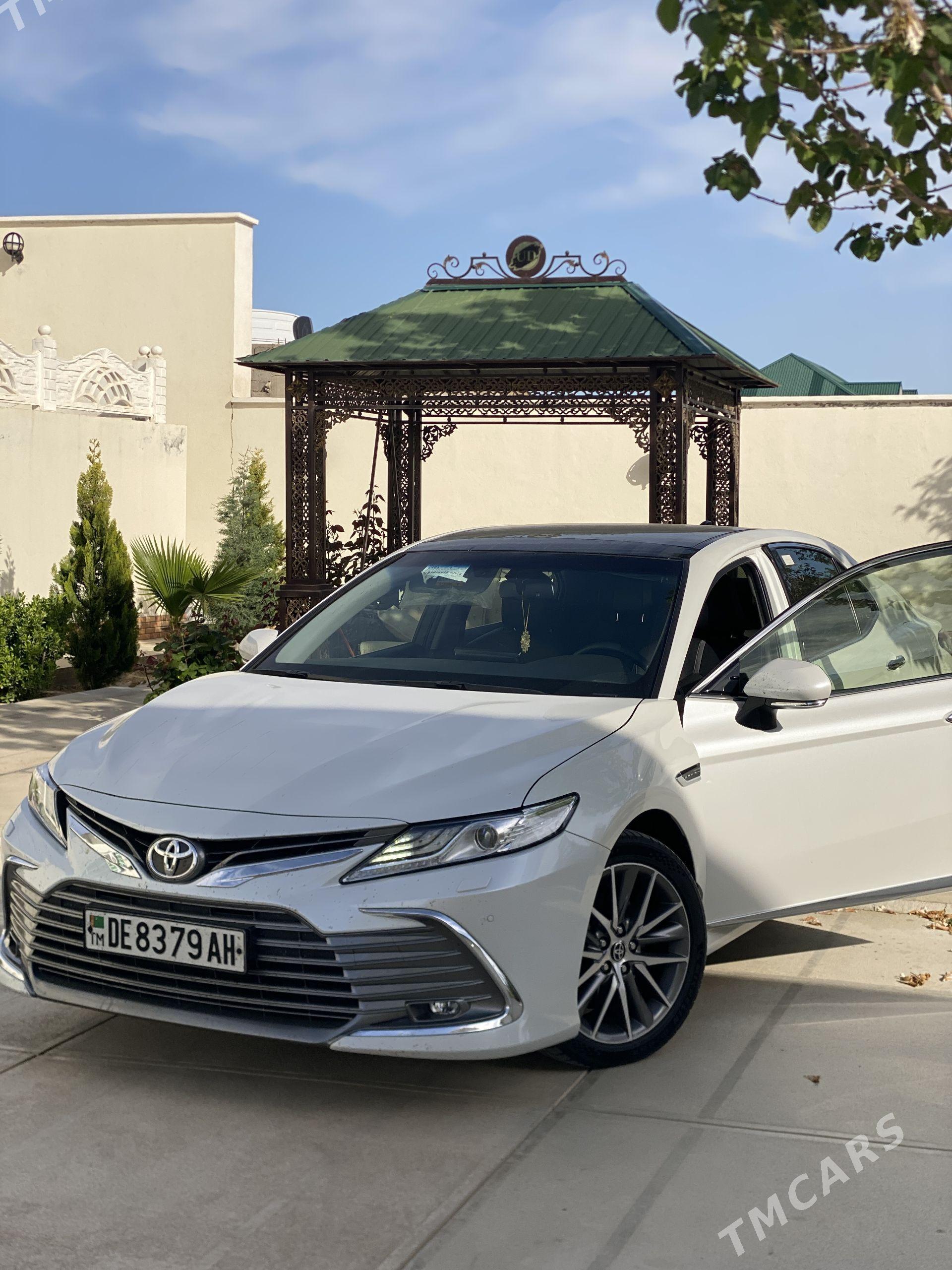Toyota Camry 2023 - 740 000 TMT - Балканабат - img 1