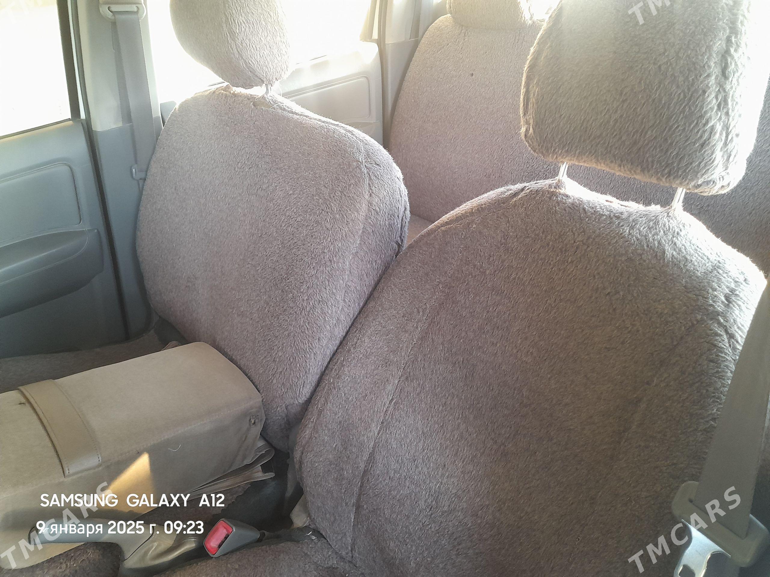 Toyota Hilux 2010 - 280 000 TMT - Этрек - img 1