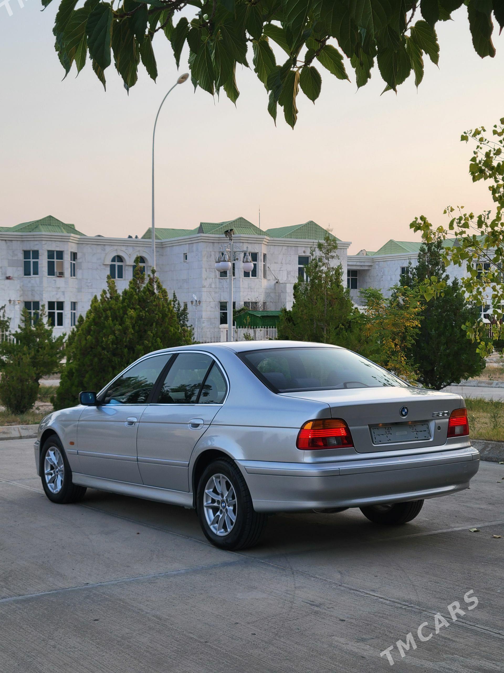 BMW E39 2002 - 150 000 TMT - Балканабат - img 1