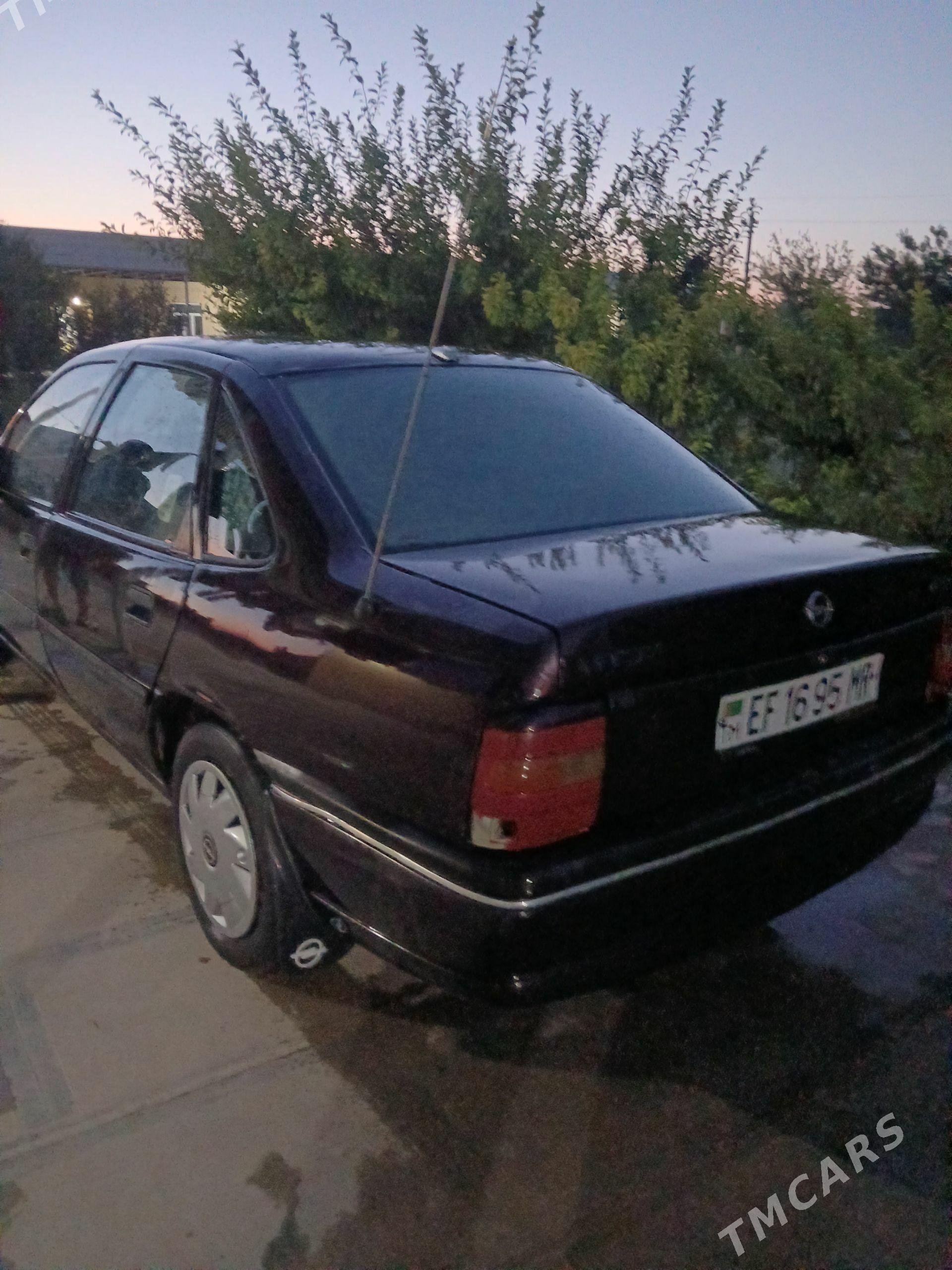Opel Vectra 1993 - 32 000 TMT - Мары - img 1