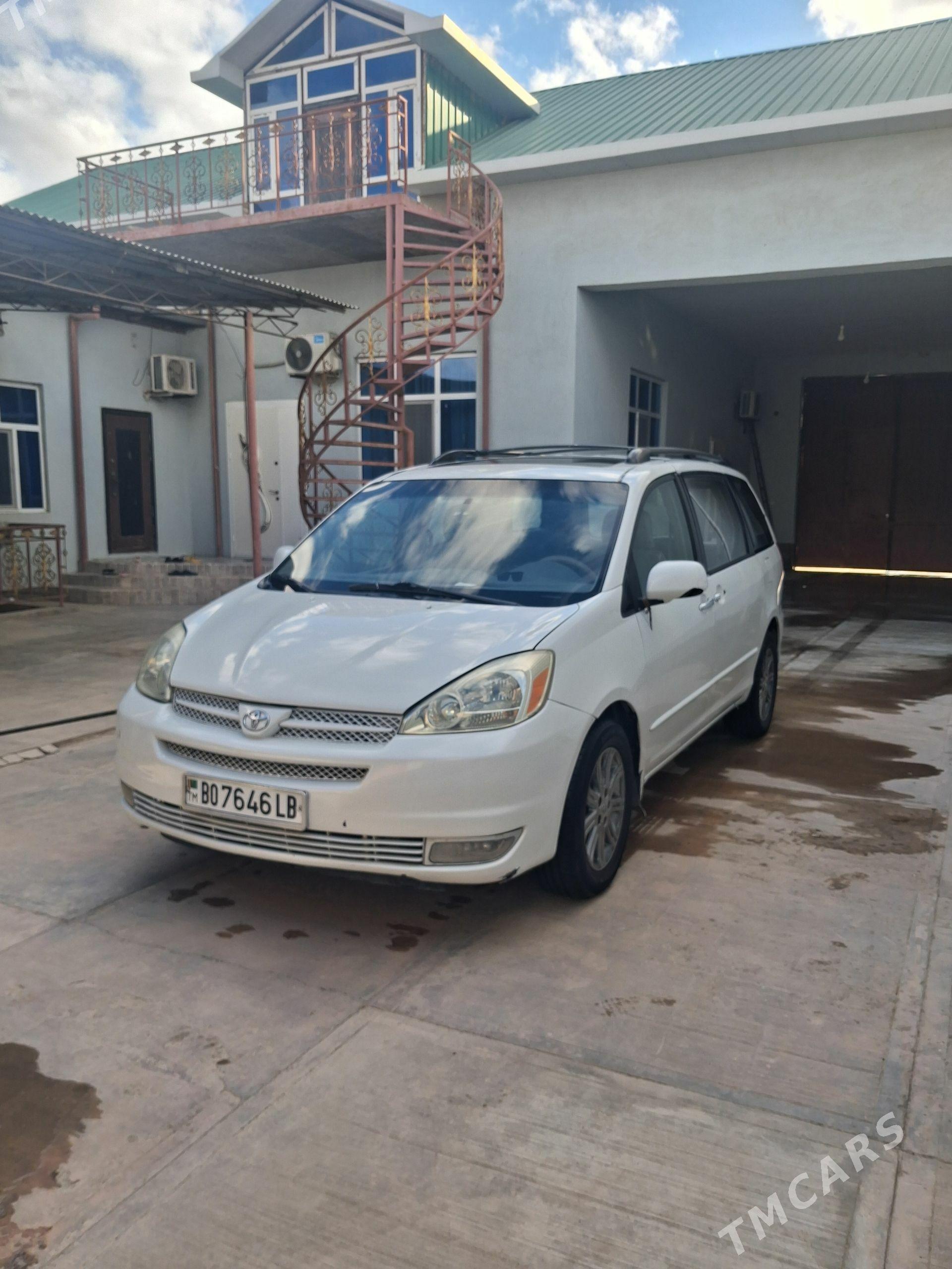 Toyota Sienna 2004 - 240 000 TMT - Туркменабат - img 1