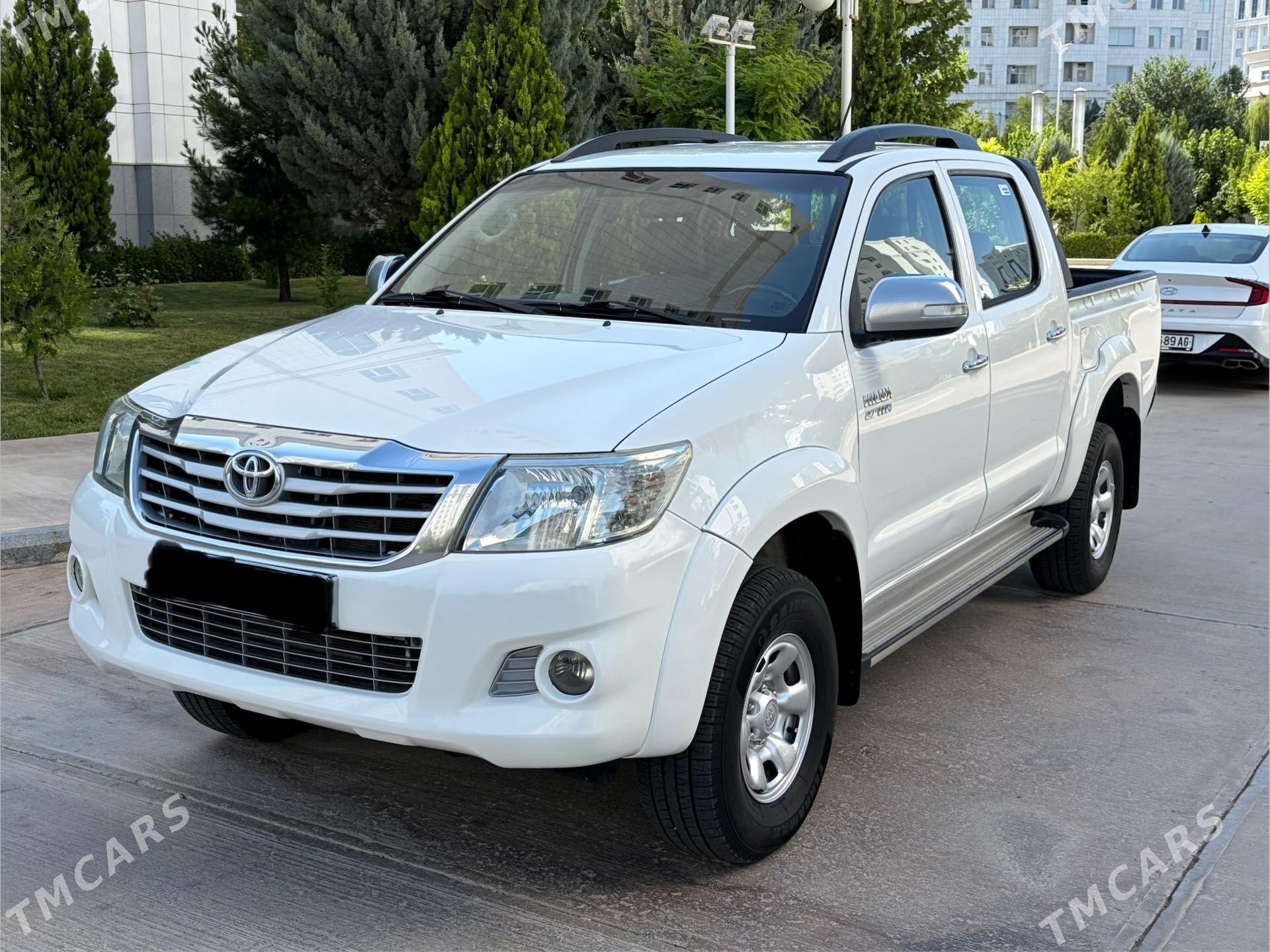 Toyota Hilux 2013 - 440 000 TMT - Aşgabat - img 1