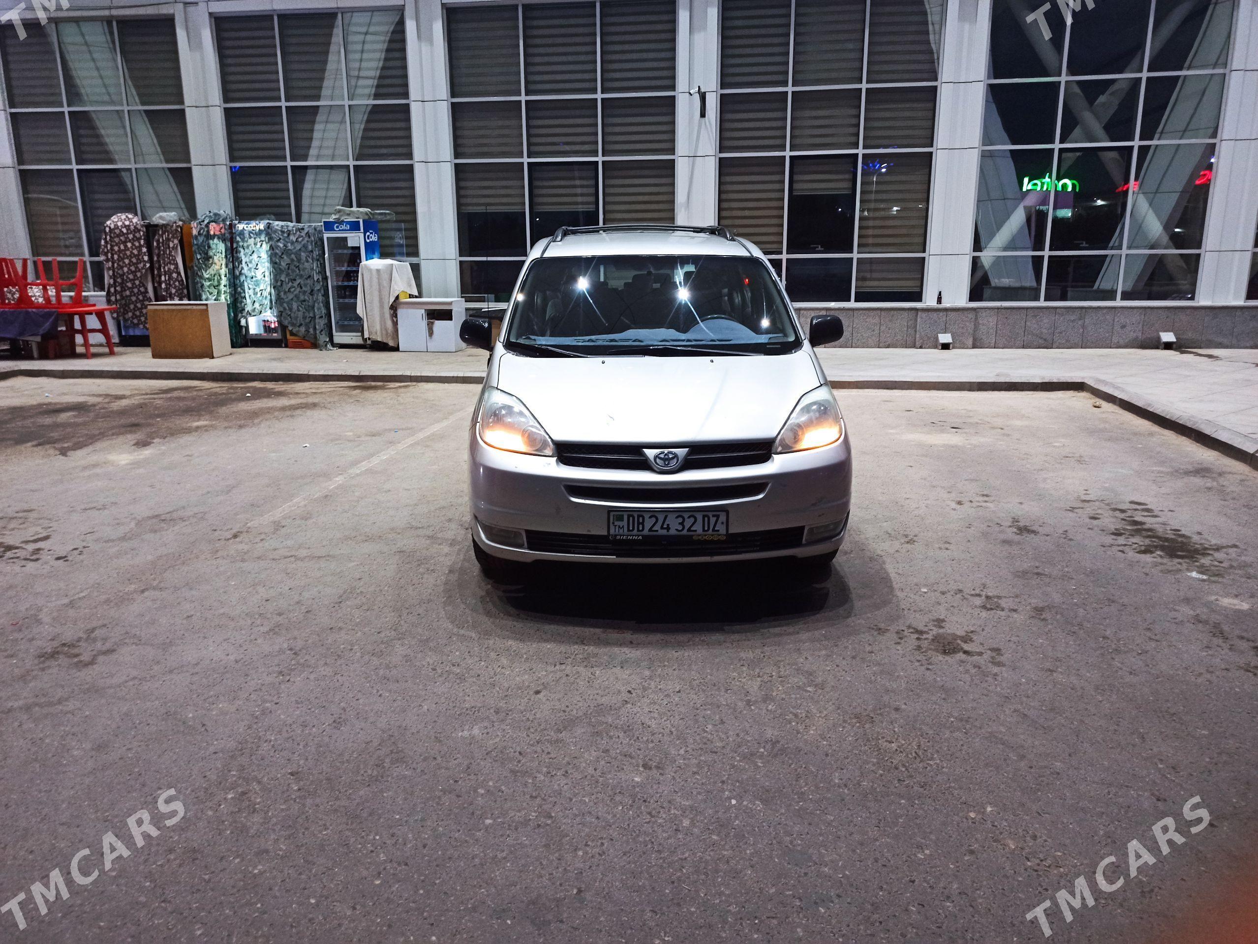 Toyota Sienna 2004 - 250 000 TMT - Дашогуз - img 1