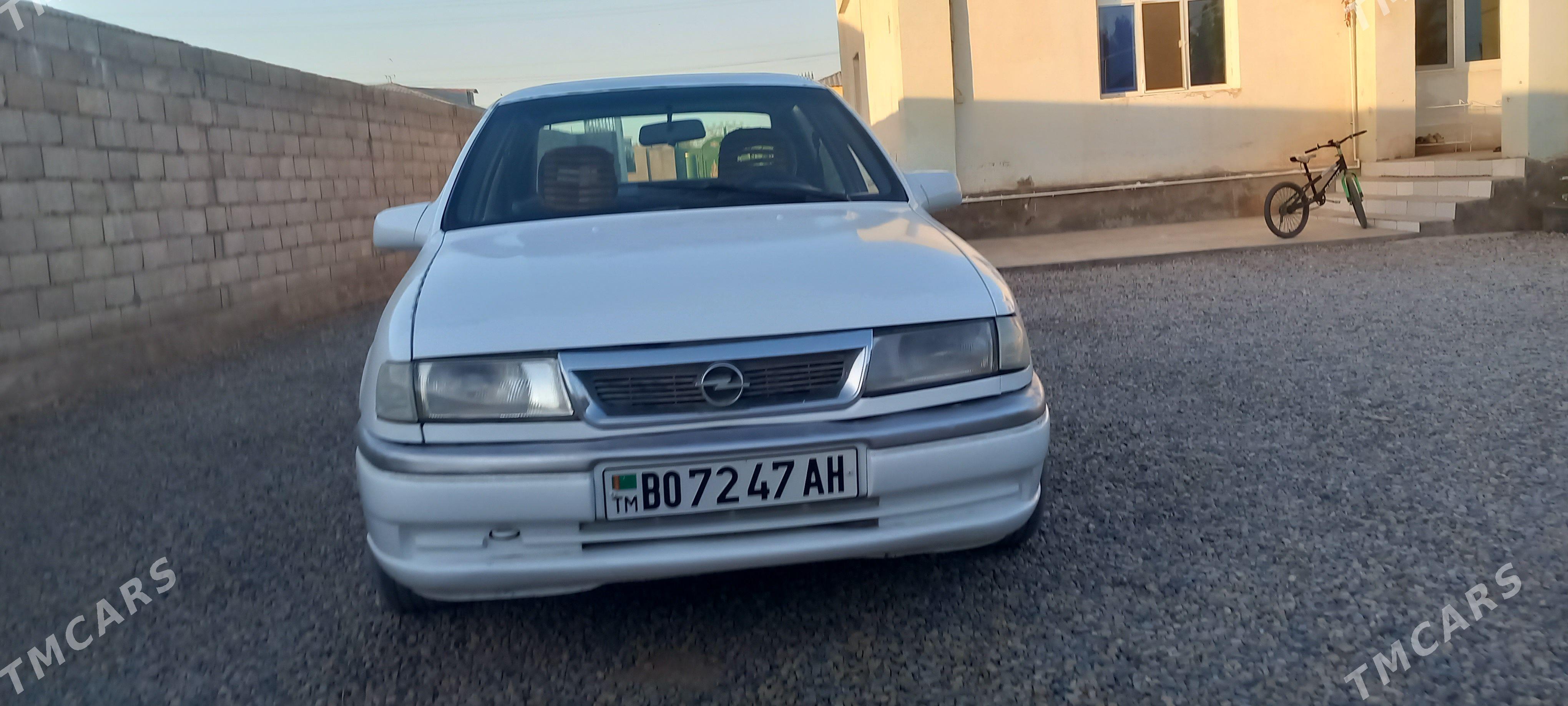 Opel Vectra 1993 - 35 000 TMT - Теджен - img 1