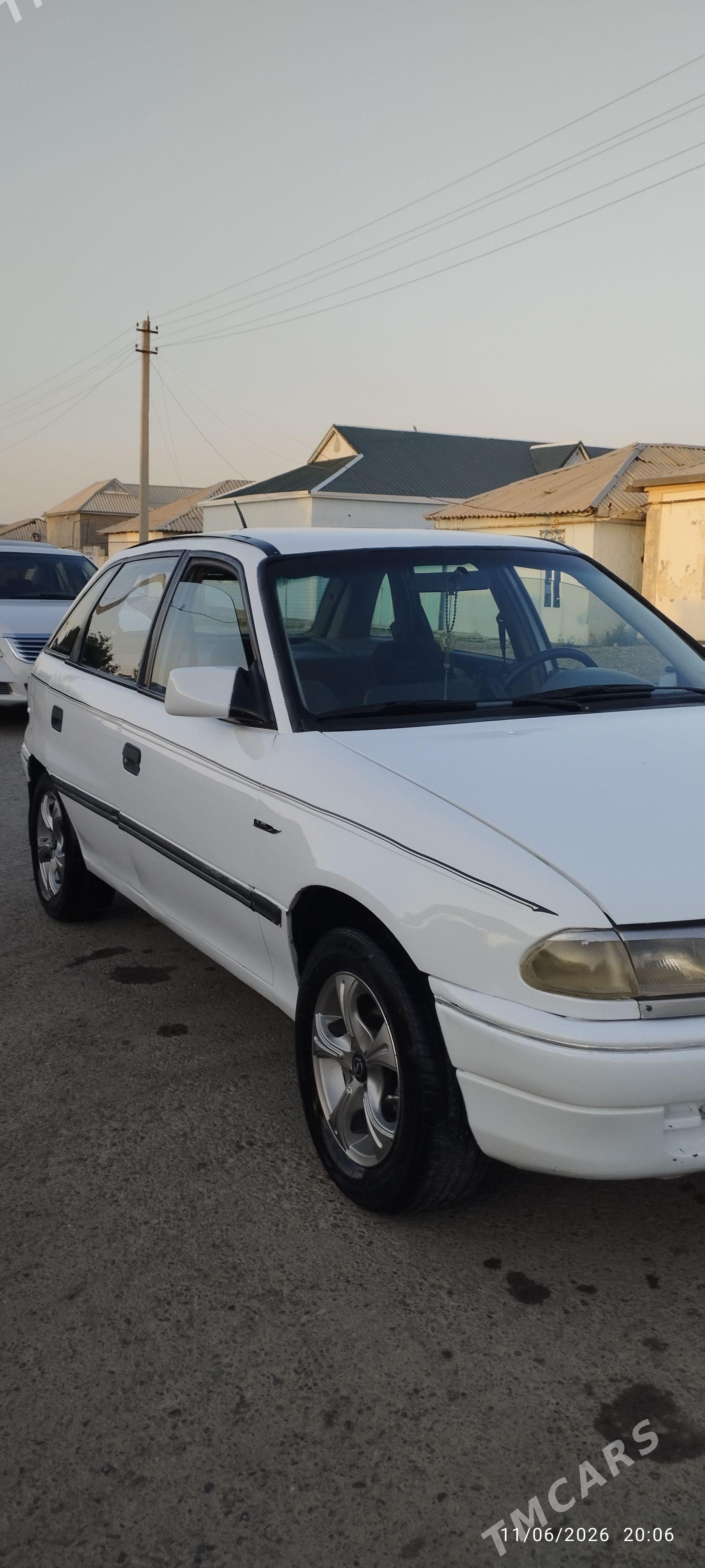 Opel Astra 1992 - 35 000 TMT - Кака - img 1