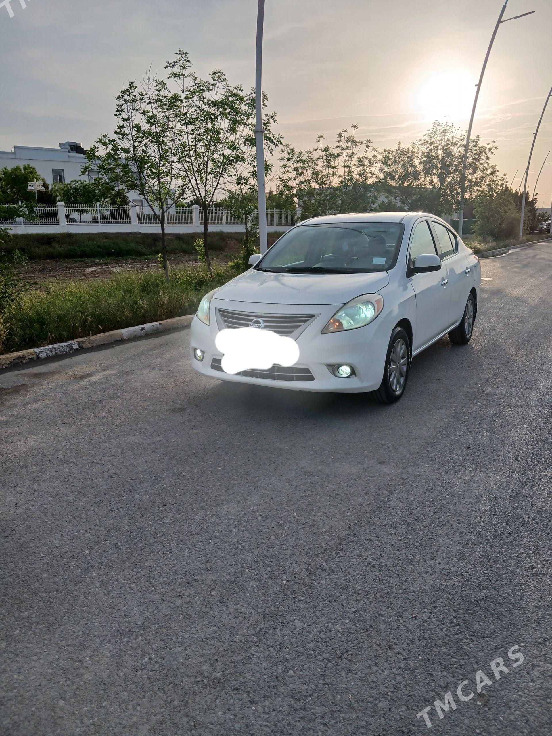 Nissan Versa 2011 - 110 000 TMT - Анев - img 1