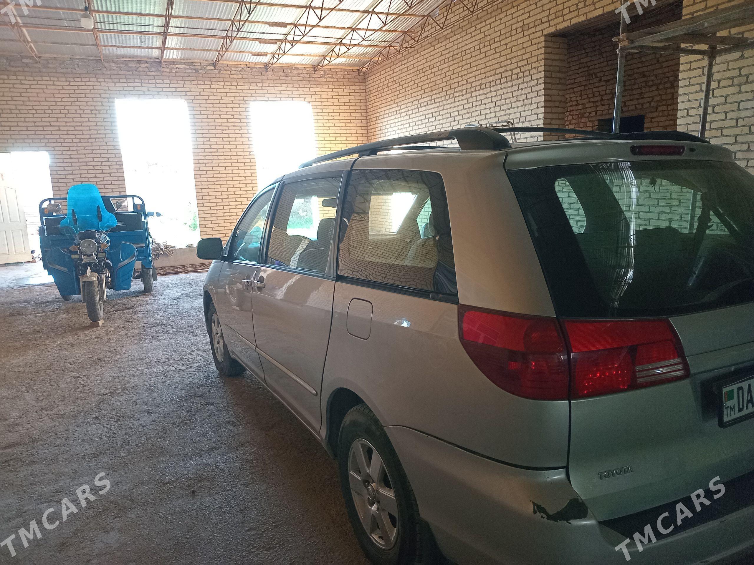 Toyota Sienna 2004 - 200 000 TMT - Sakar - img 1