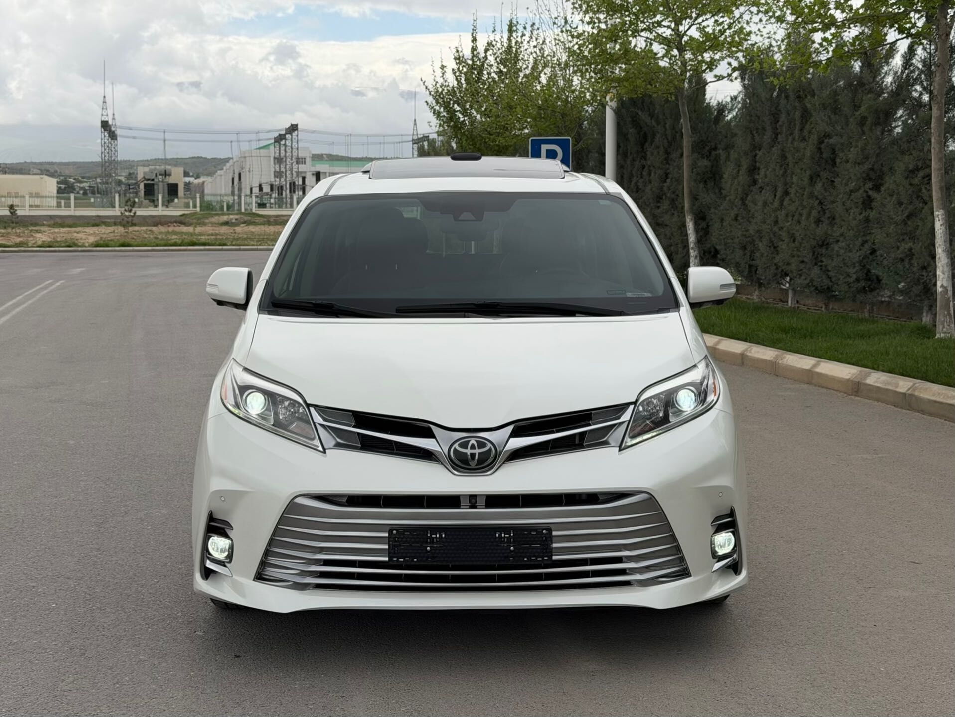 Toyota Sienna 2019 - 500 000 TMT - Ашхабад - img 1