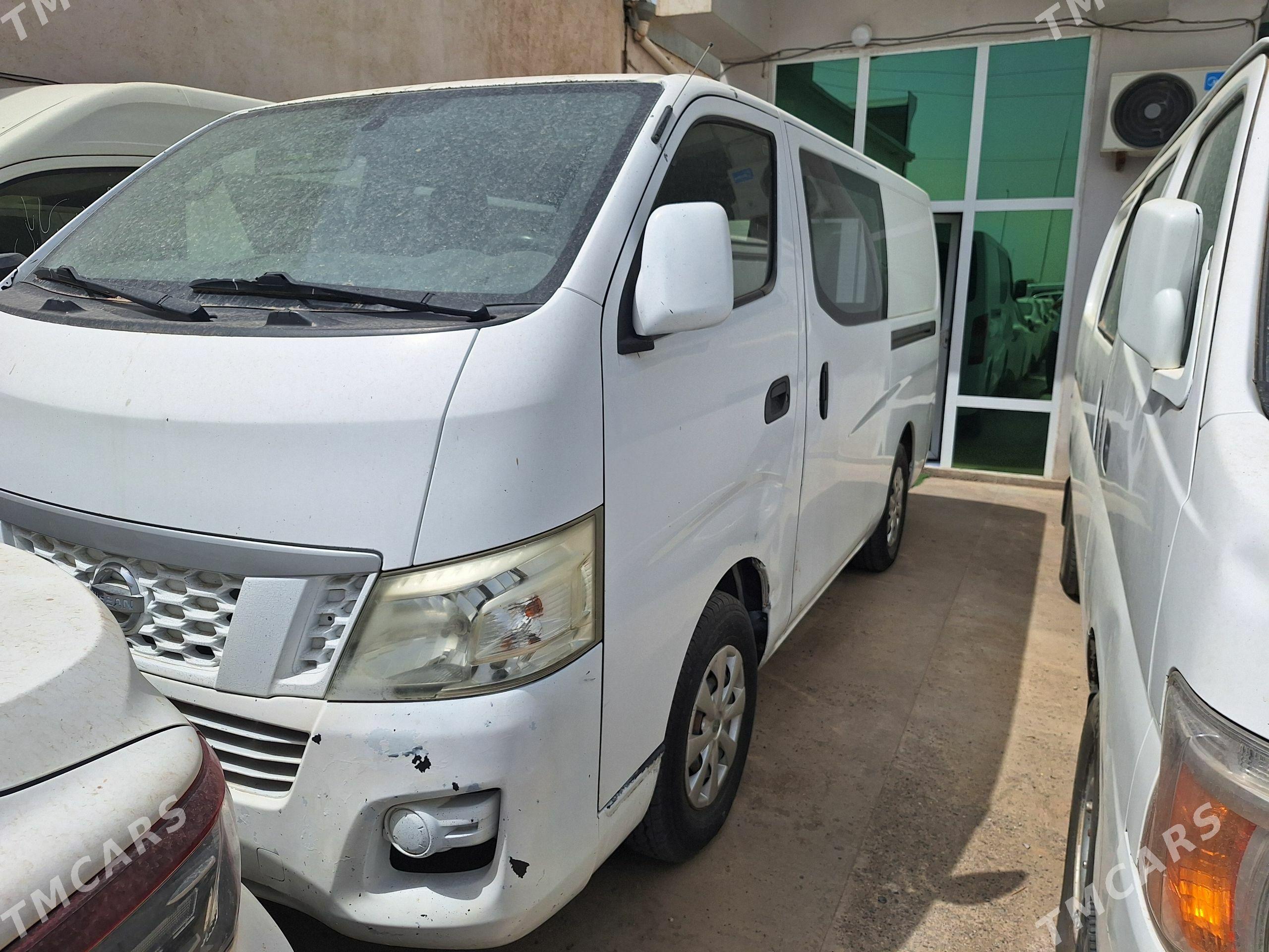 Nissan Urvan 2018 - 280 000 TMT - Мары - img 1