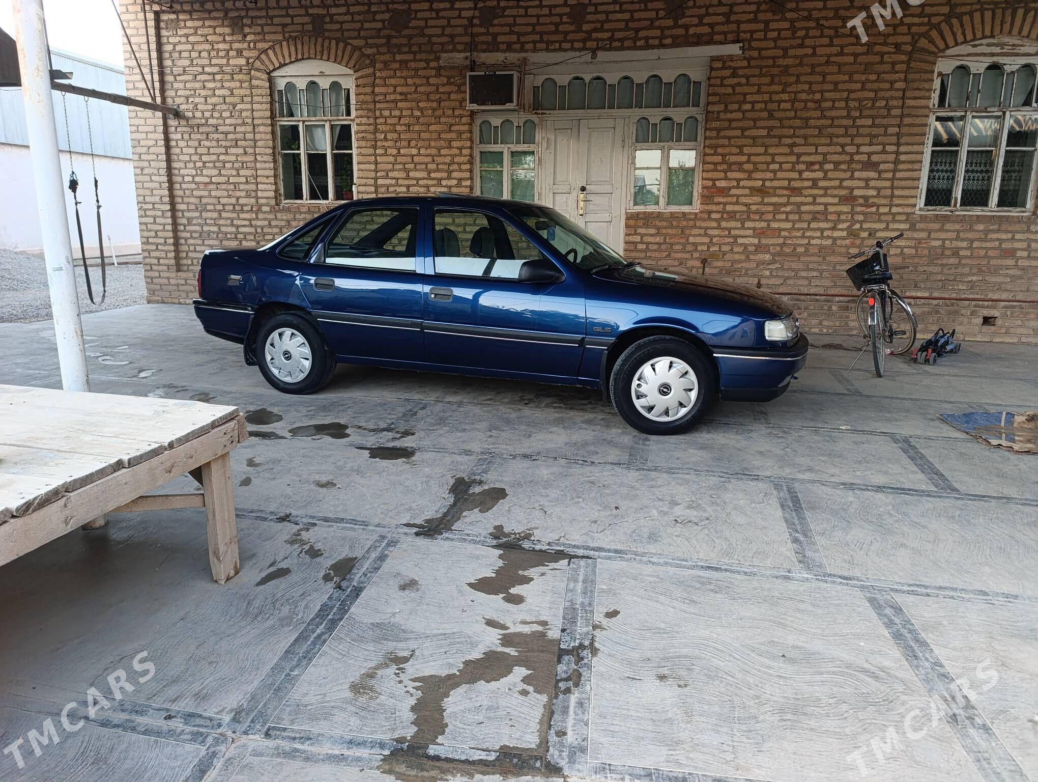 Opel Vectra 1992 - 36 000 TMT - Мургап - img 1