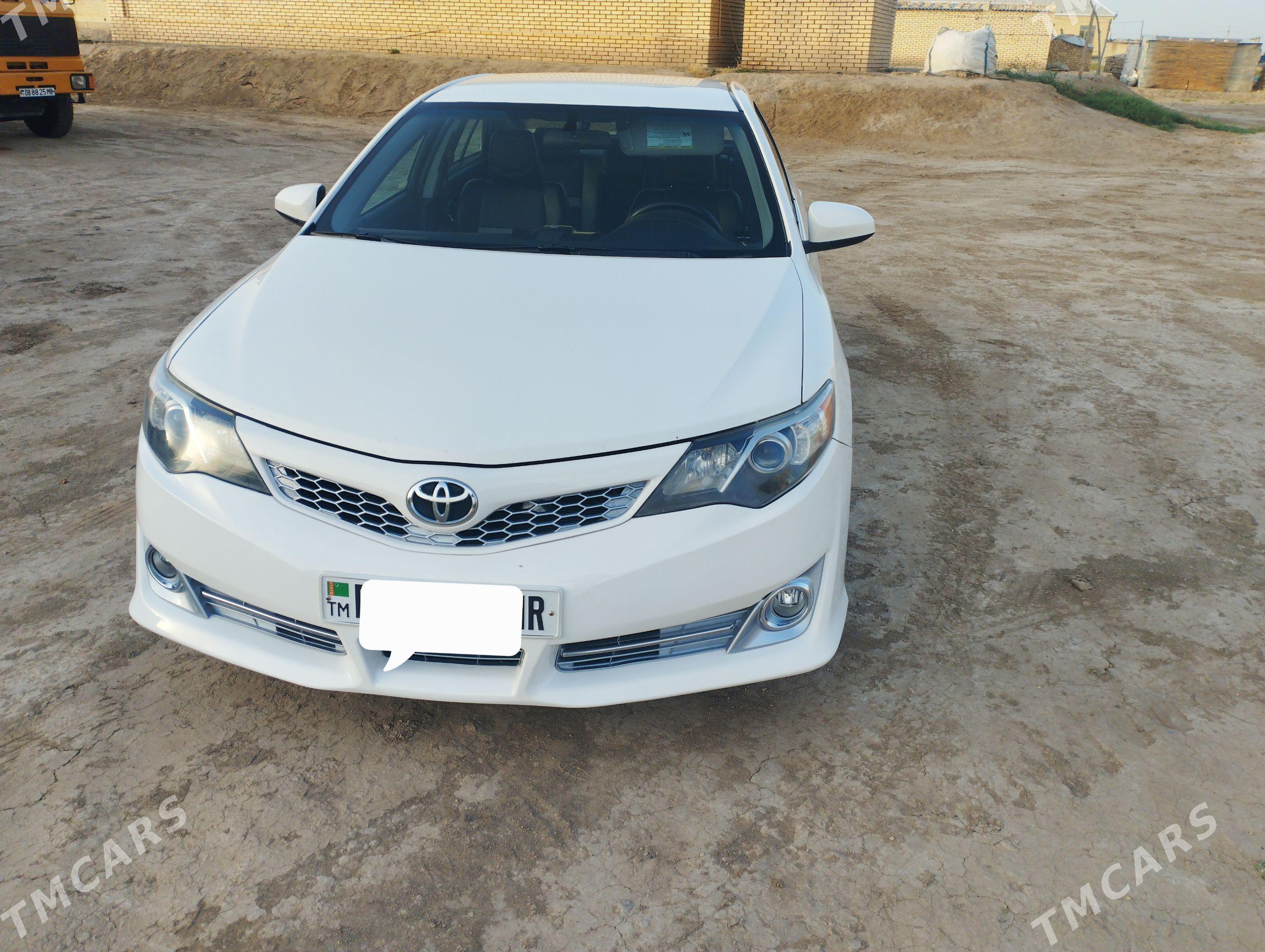 Toyota Camry 2014 - 250 000 TMT - Мары - img 1