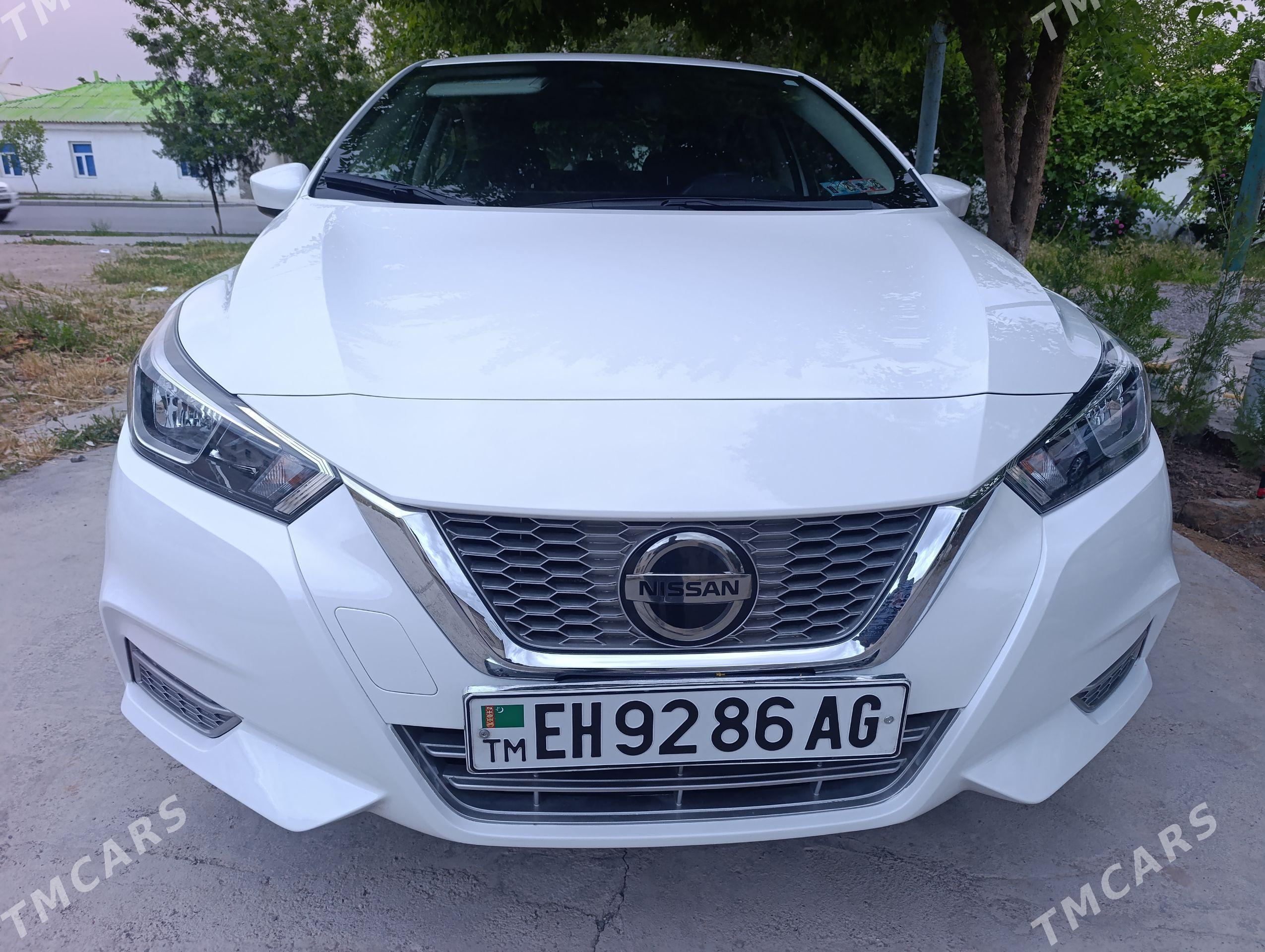 Nissan Versa 2022 - 230 000 TMT - Bedew - img 1